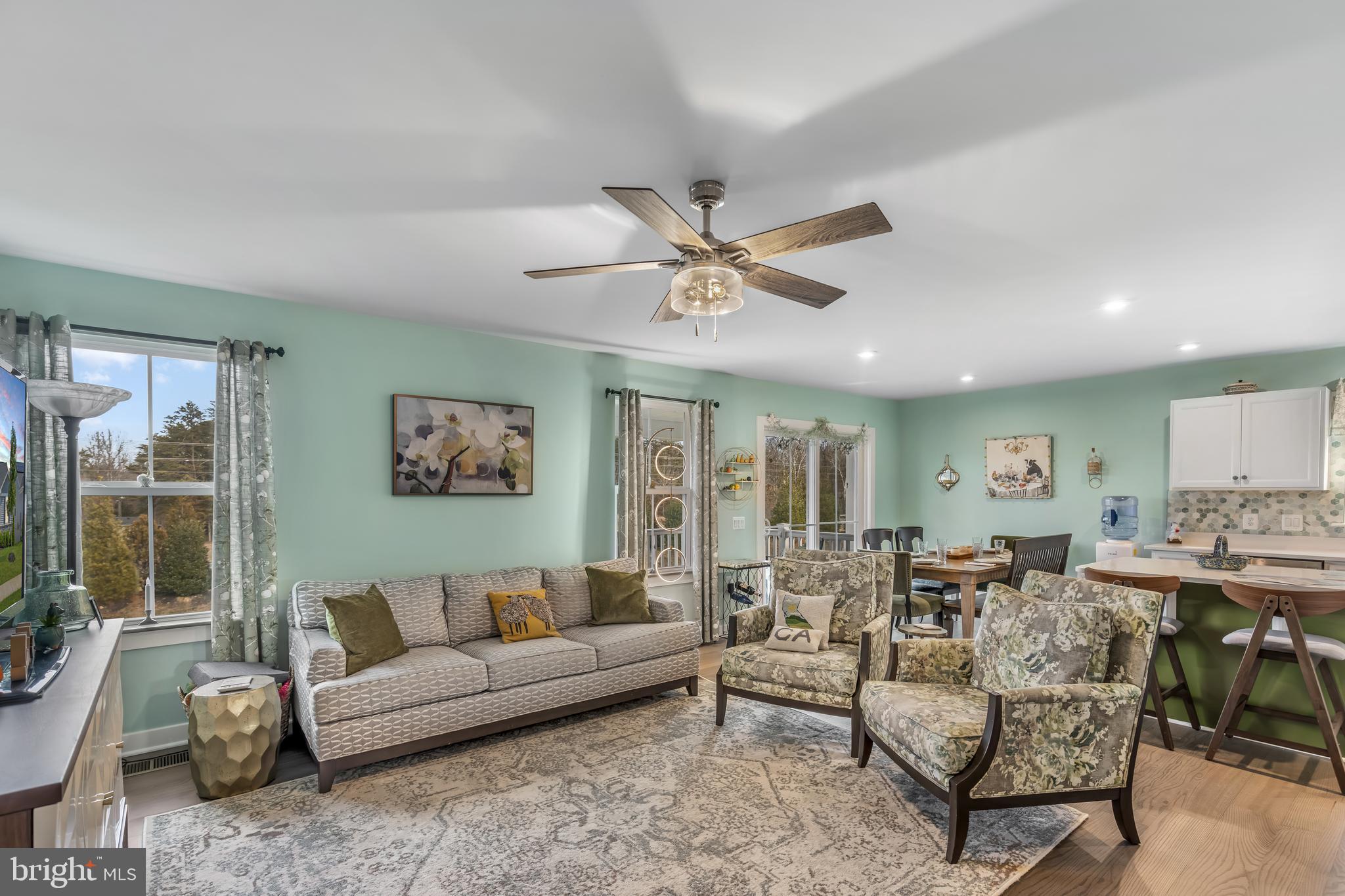 TWIN LAKE VILLAS - Residential