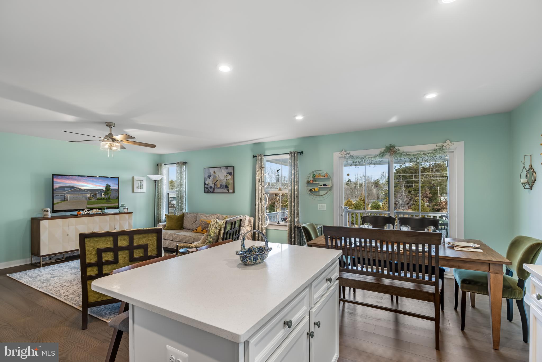 TWIN LAKE VILLAS - Residential