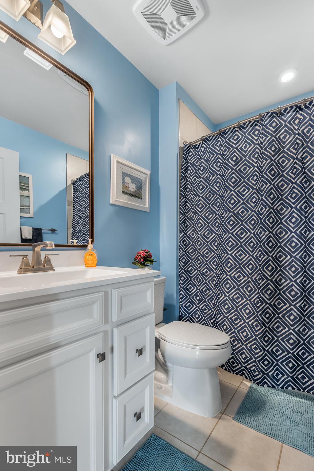 TWIN LAKE VILLAS - Residential