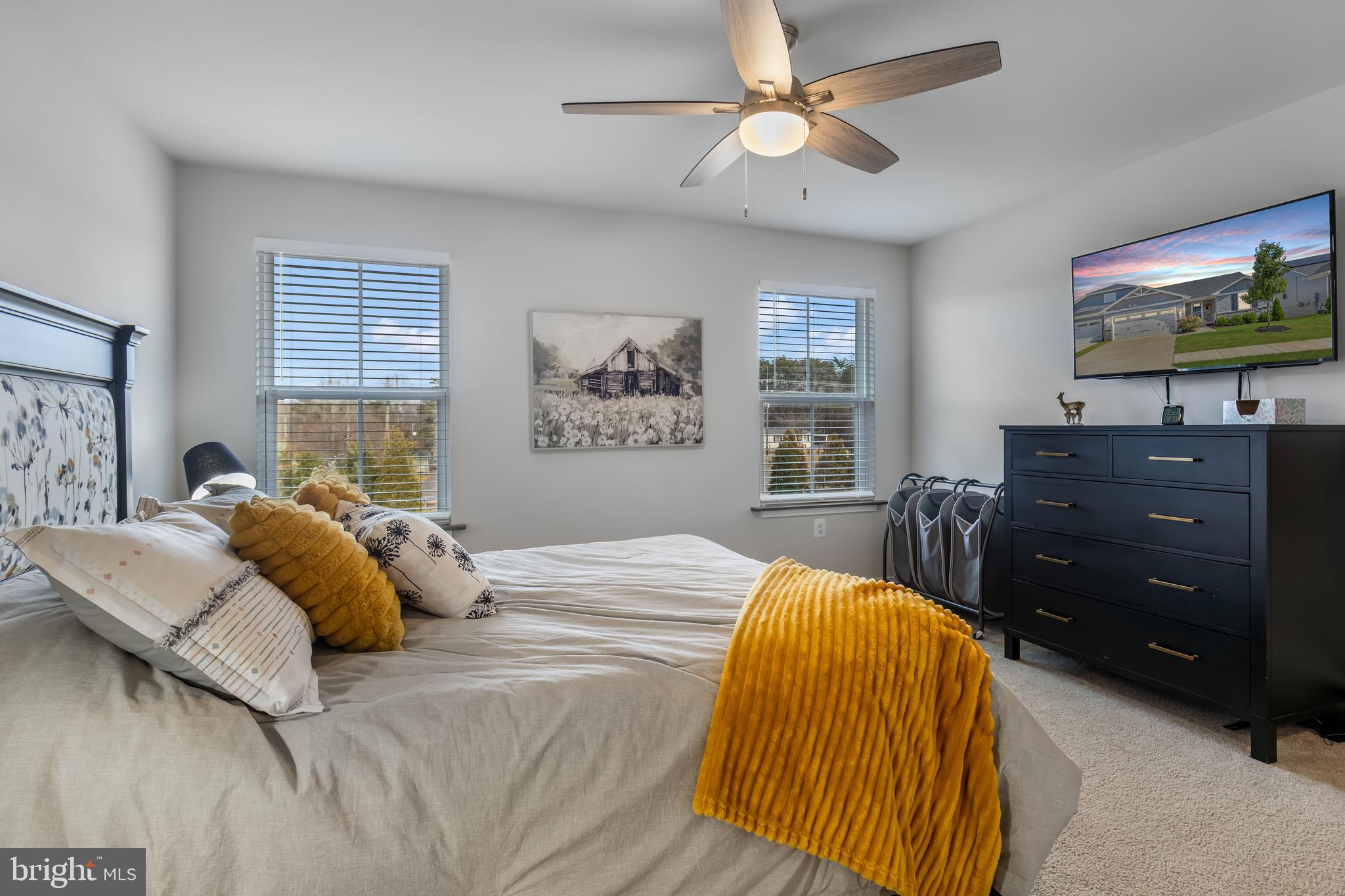 TWIN LAKE VILLAS - Residential