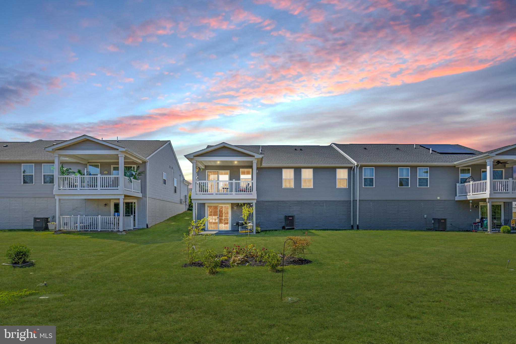 TWIN LAKE VILLAS - Residential