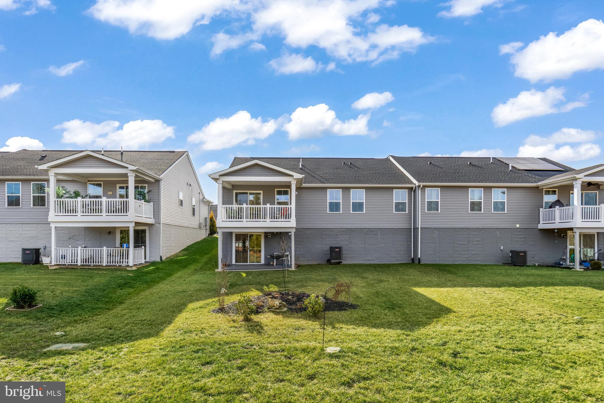 TWIN LAKE VILLAS - Residential