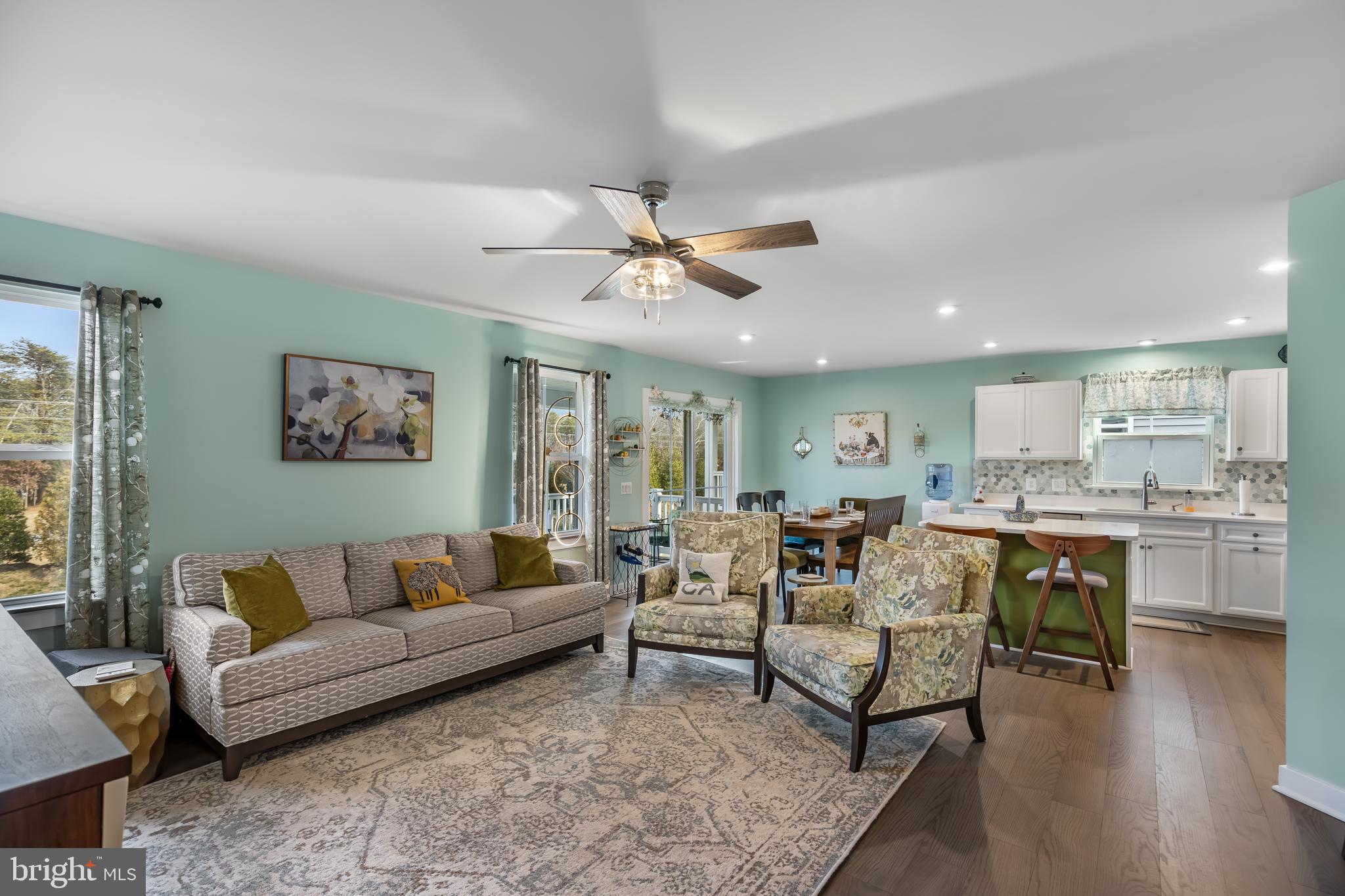 TWIN LAKE VILLAS - Residential