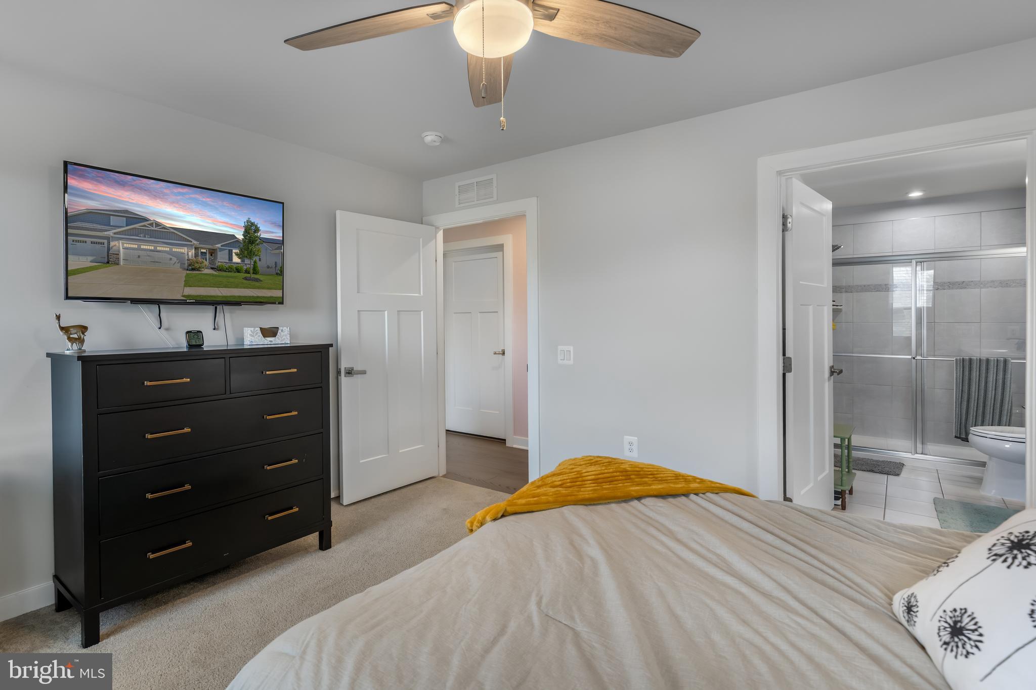 TWIN LAKE VILLAS - Residential