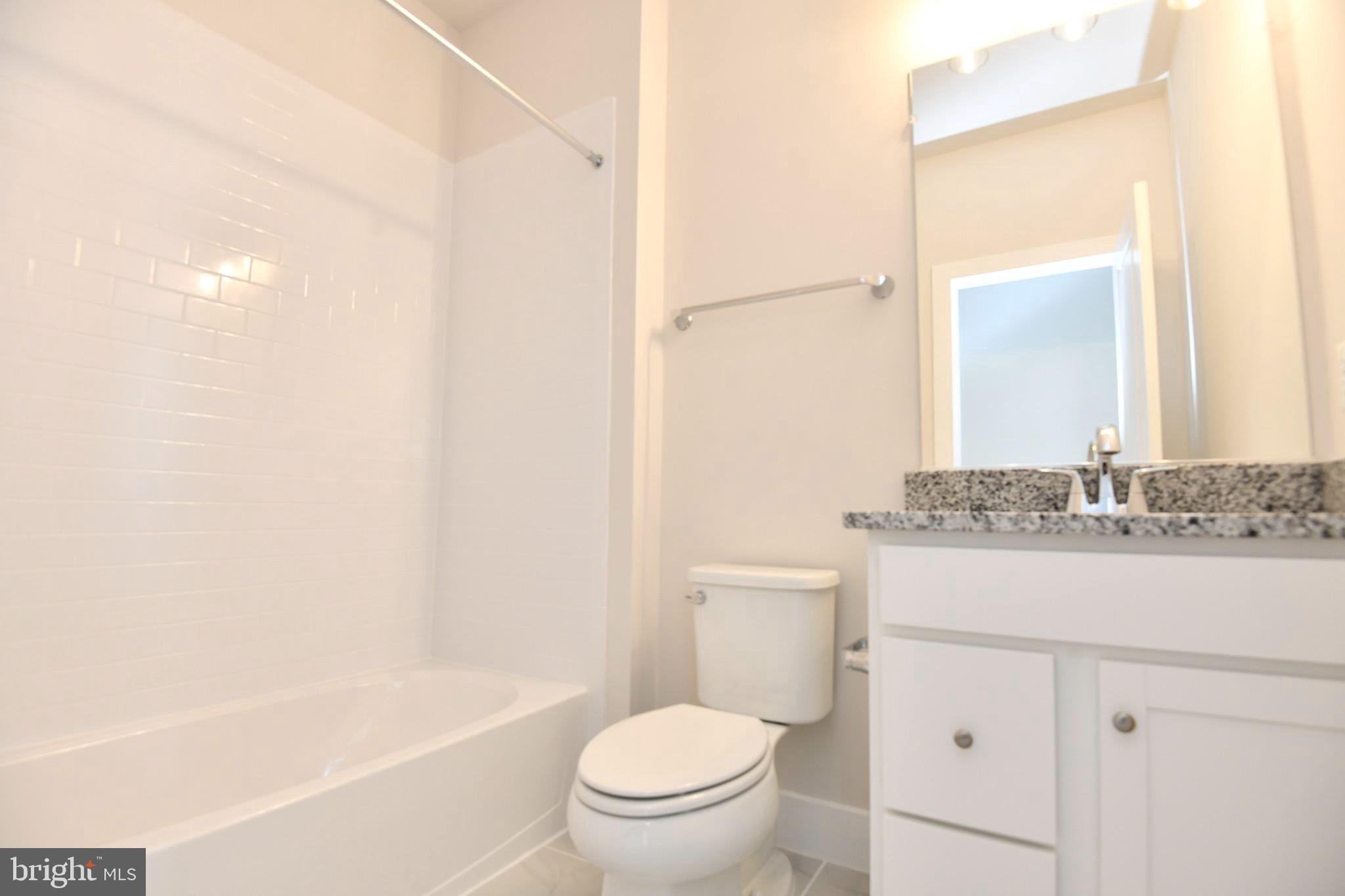 INNOVATION TOWN CENTER - Residential Lease