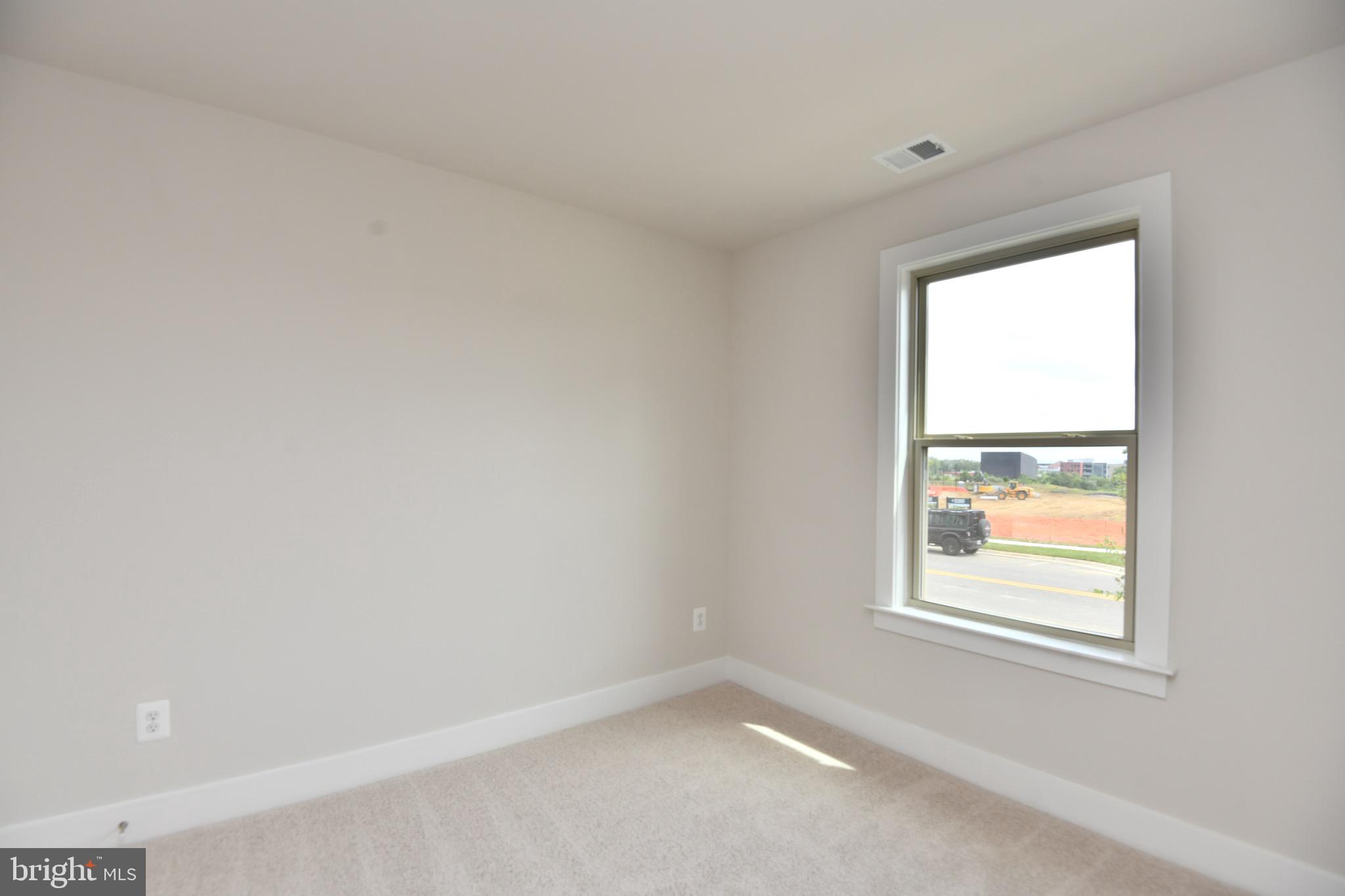 INNOVATION TOWN CENTER - Residential Lease