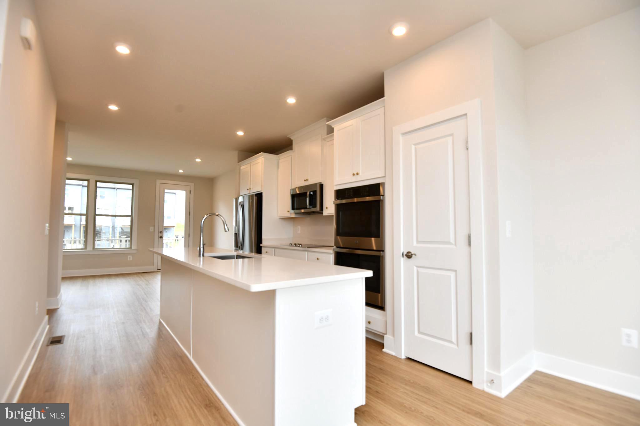 INNOVATION TOWN CENTER - Residential Lease