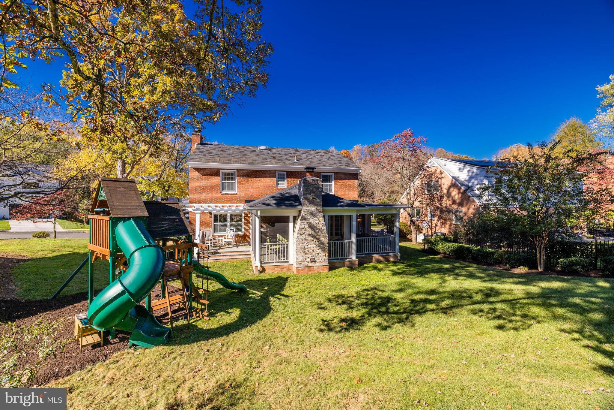 GOLF CLUB MANOR - Residential