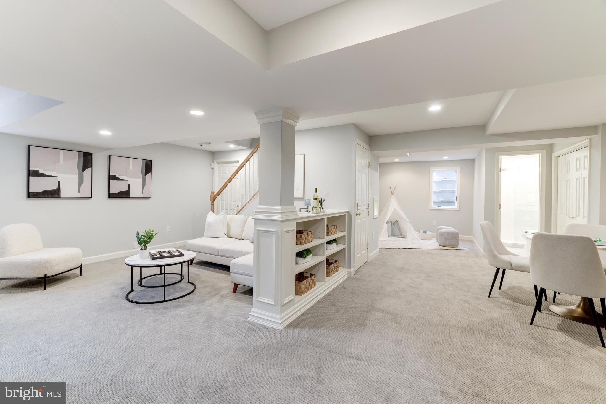 GOLF CLUB MANOR - Residential