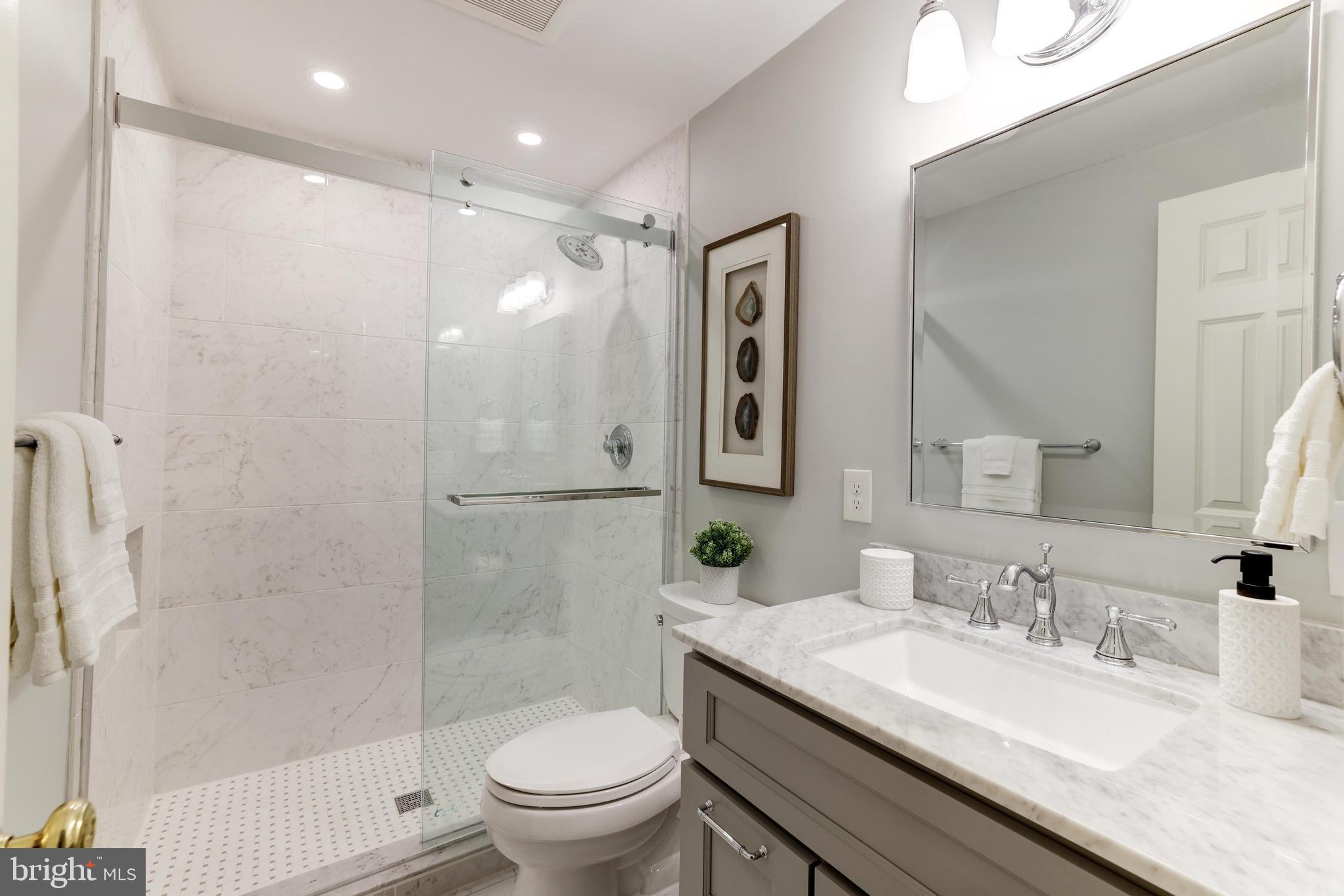 GOLF CLUB MANOR - Residential