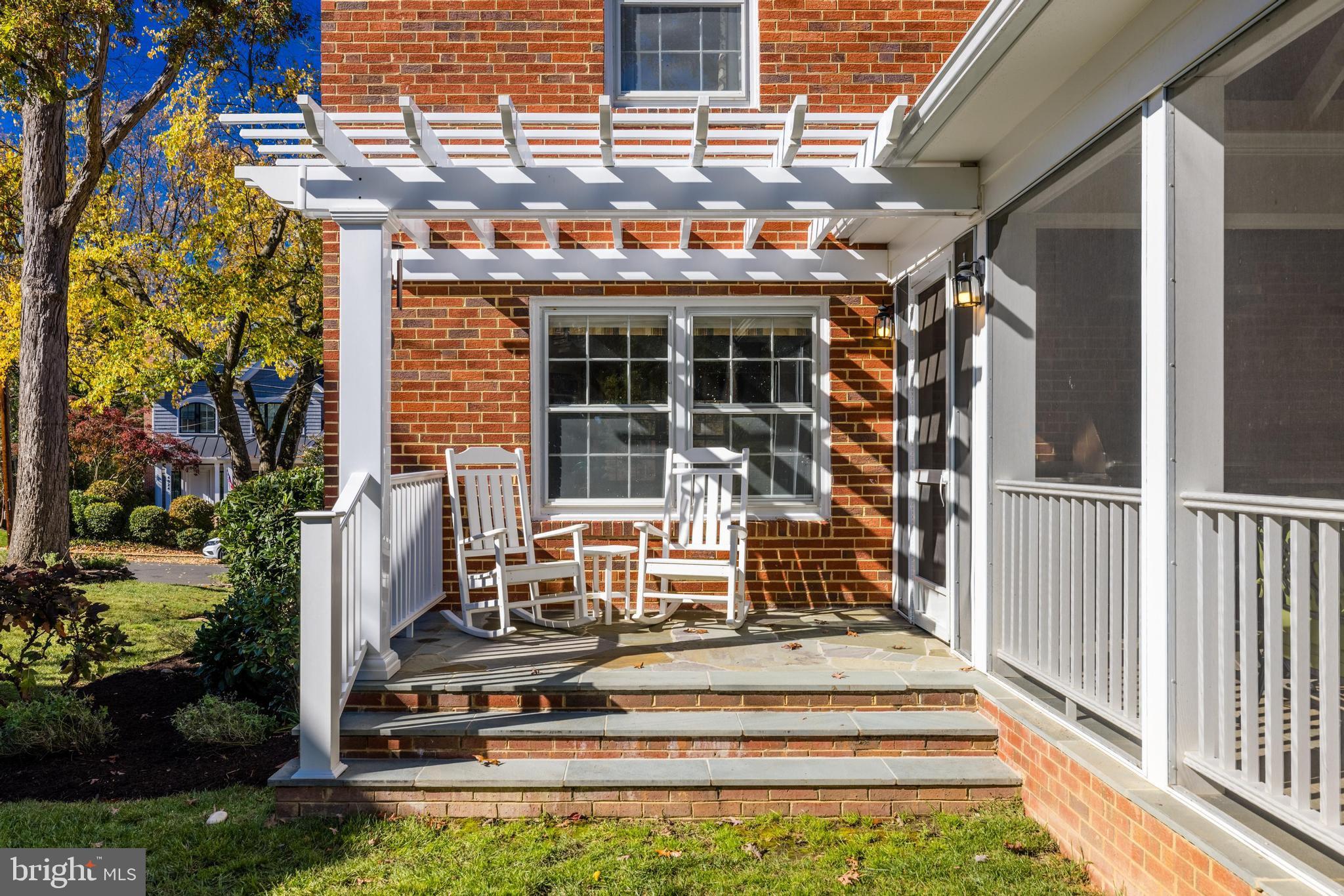 GOLF CLUB MANOR - Residential