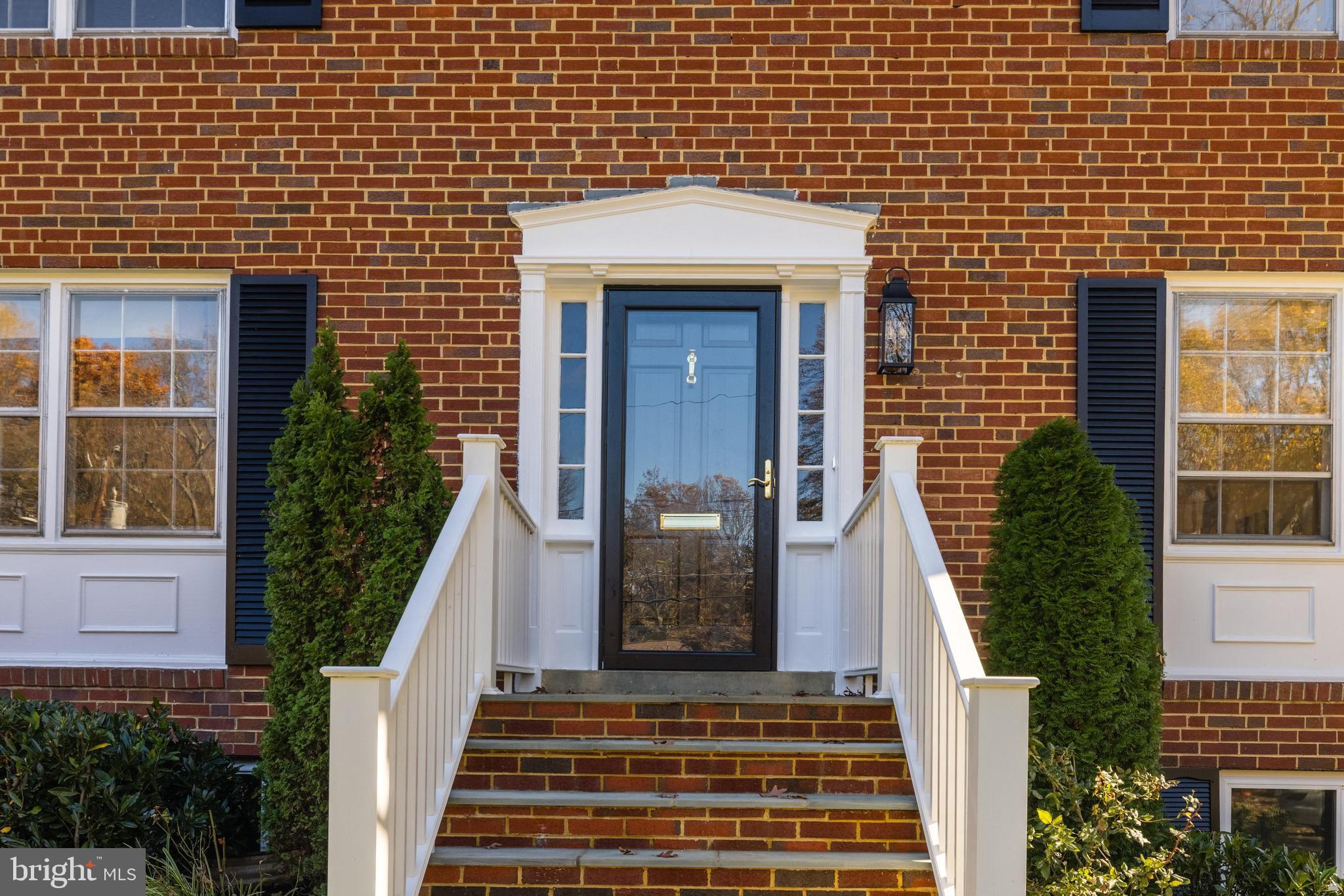 GOLF CLUB MANOR - Residential