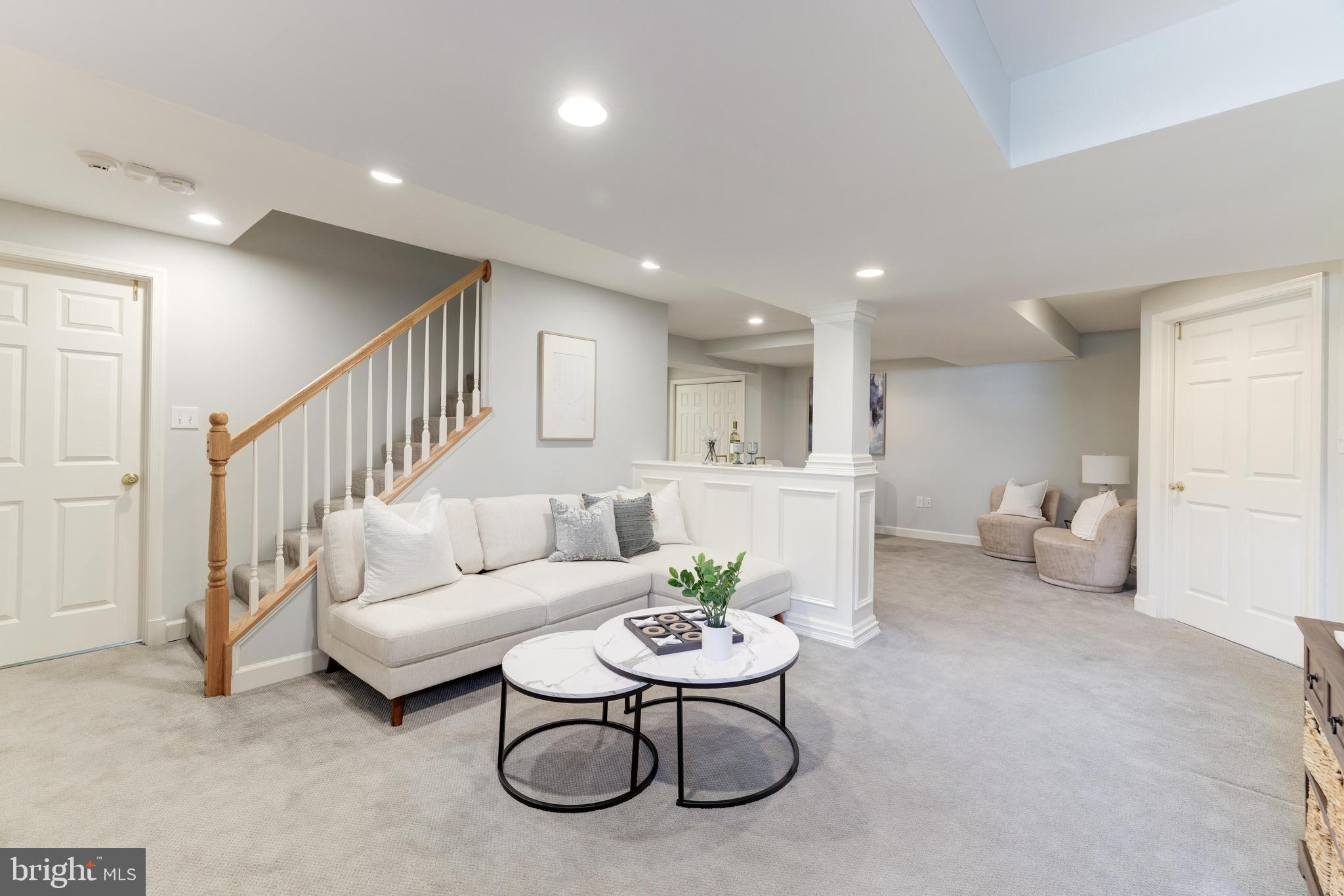 GOLF CLUB MANOR - Residential