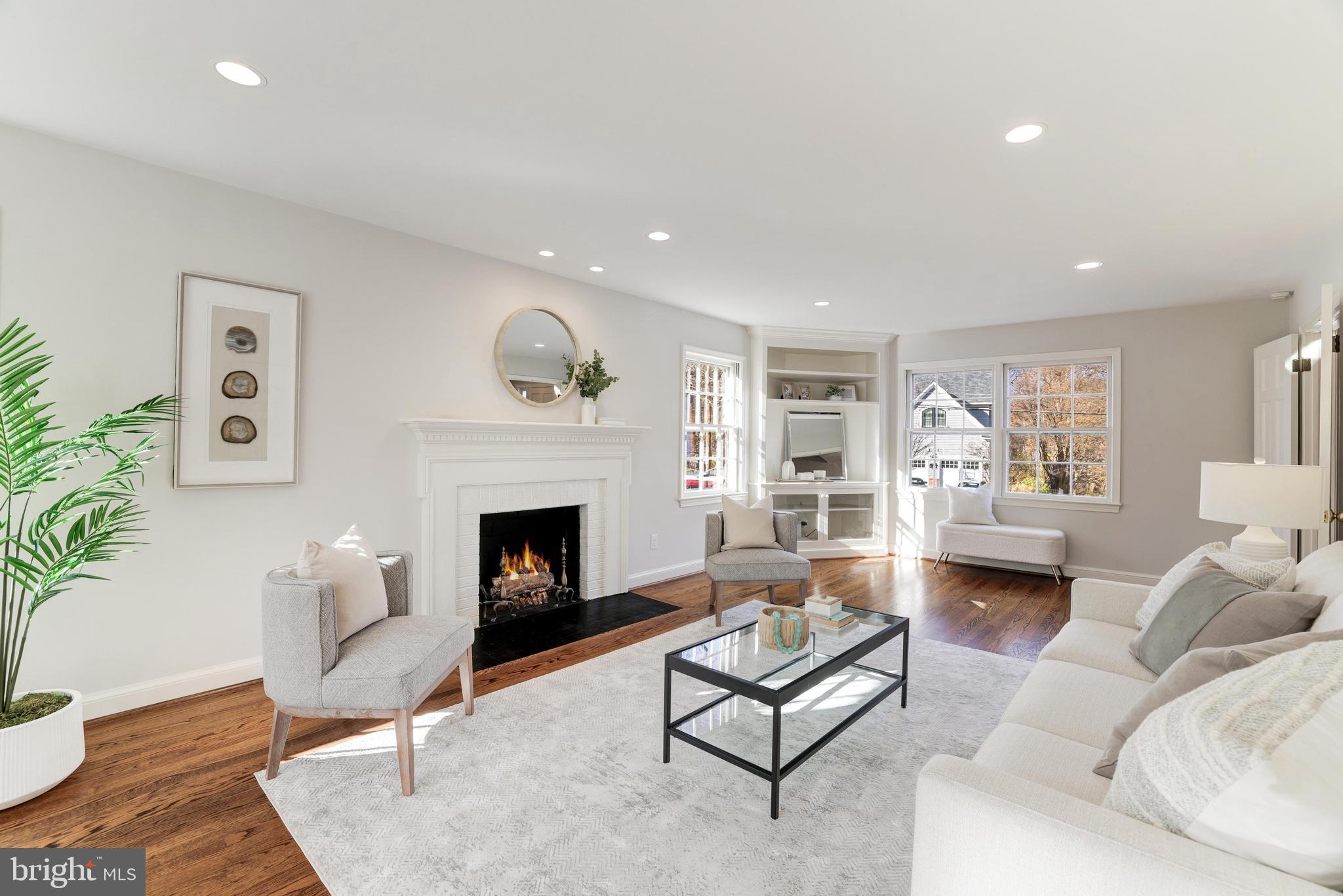 GOLF CLUB MANOR - Residential