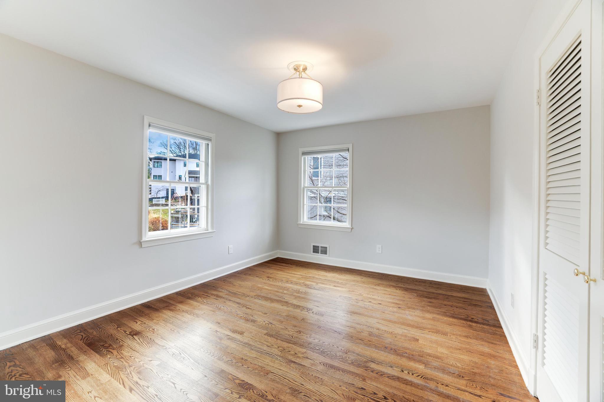 GOLF CLUB MANOR - Residential