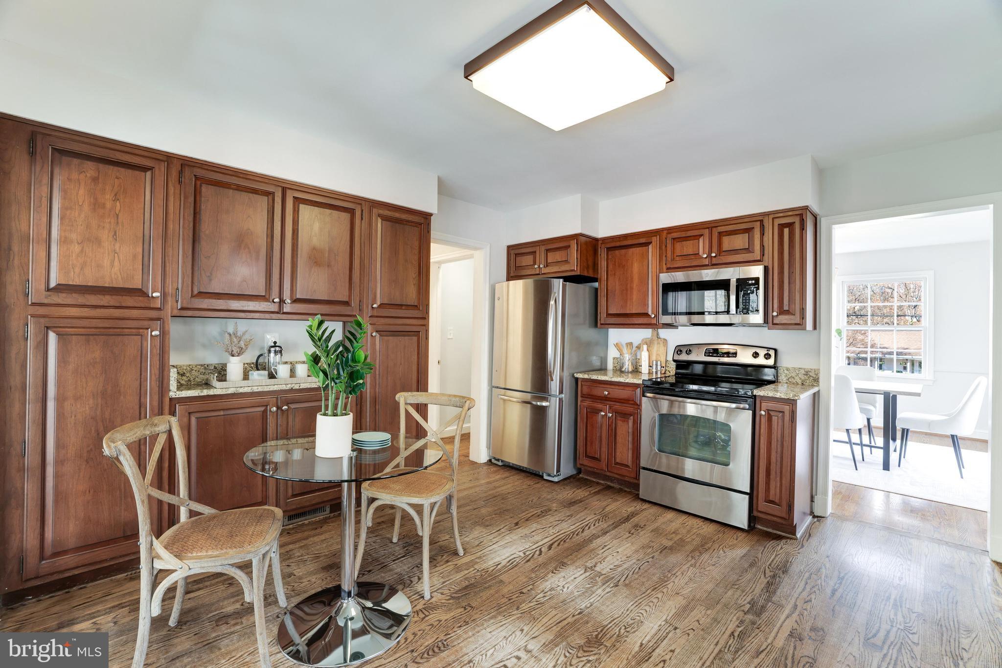 GOLF CLUB MANOR - Residential