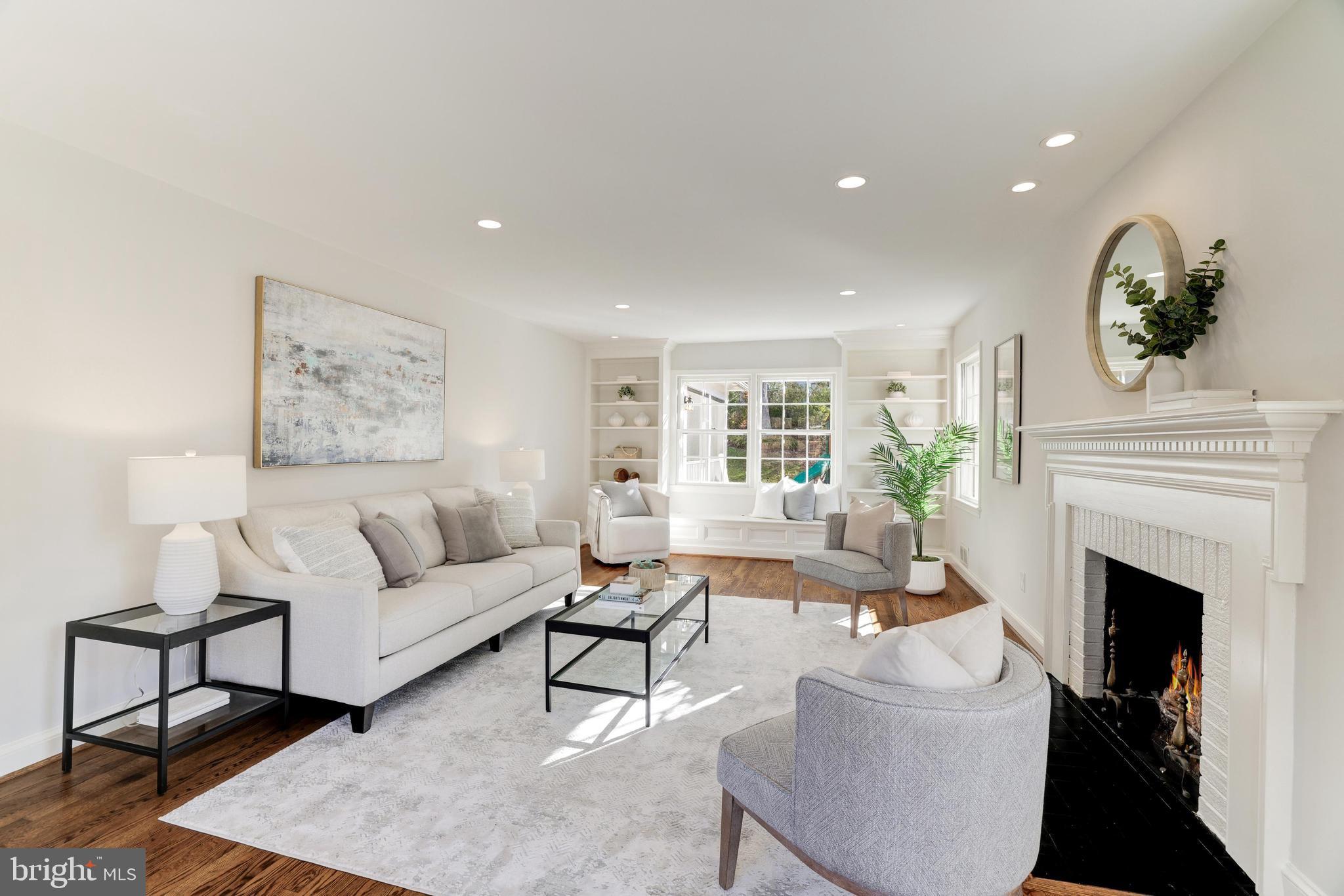 GOLF CLUB MANOR - Residential