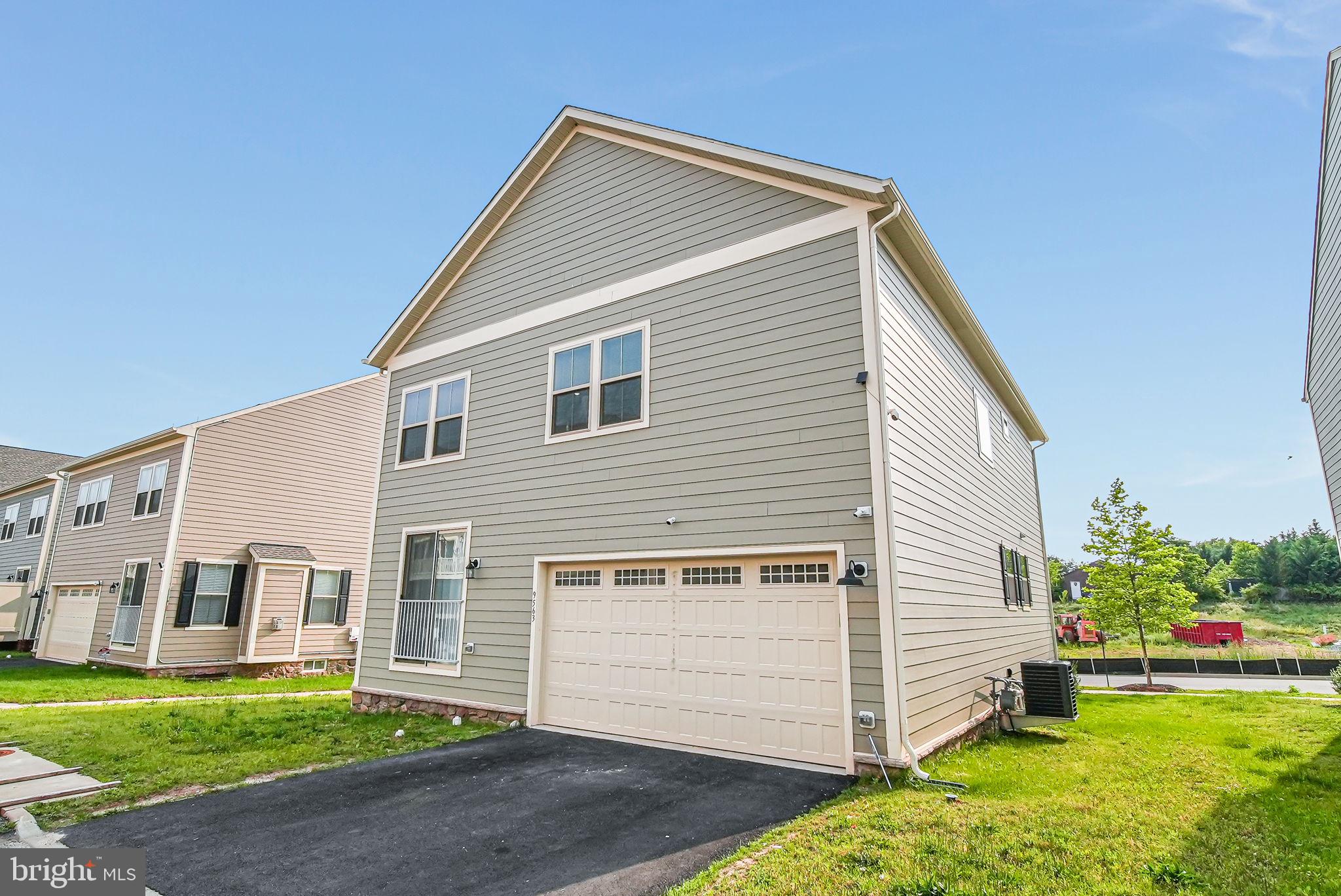 JEFFERSON SQUARE - Residential