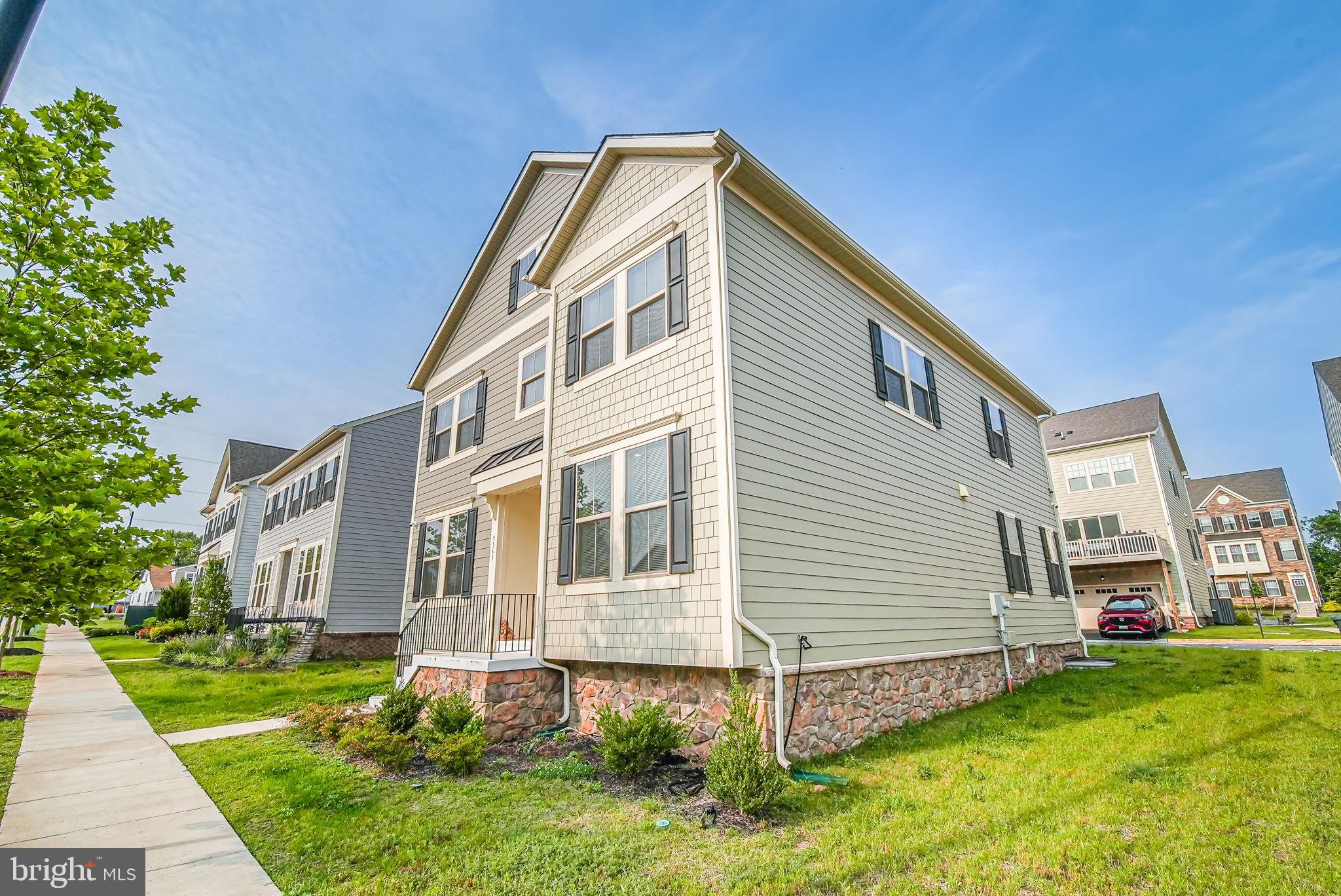 JEFFERSON SQUARE - Residential