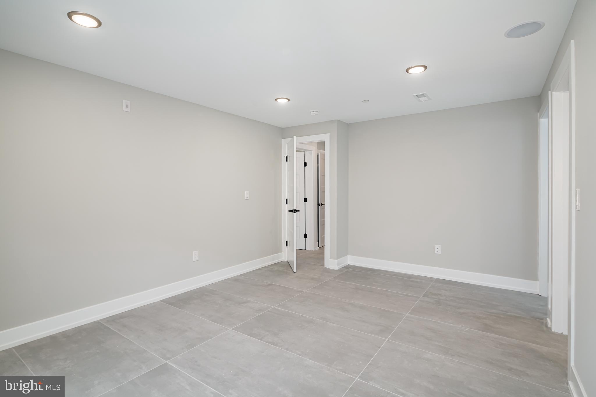 SPRUCE HILL - Residential Lease