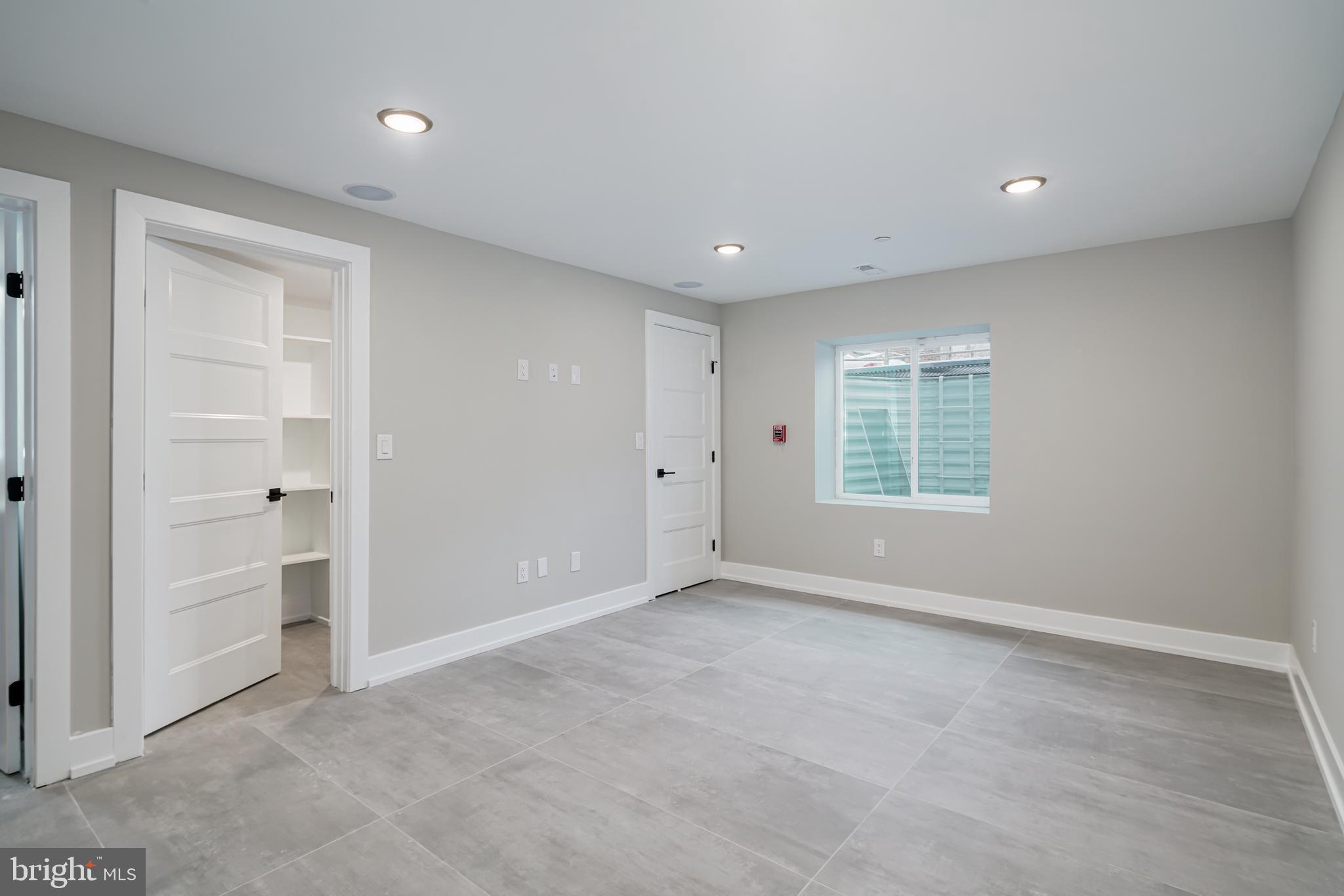 SPRUCE HILL - Residential Lease