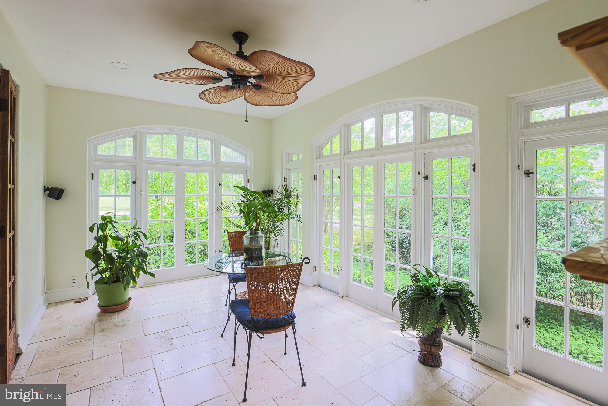 TEN HILLS - Residential