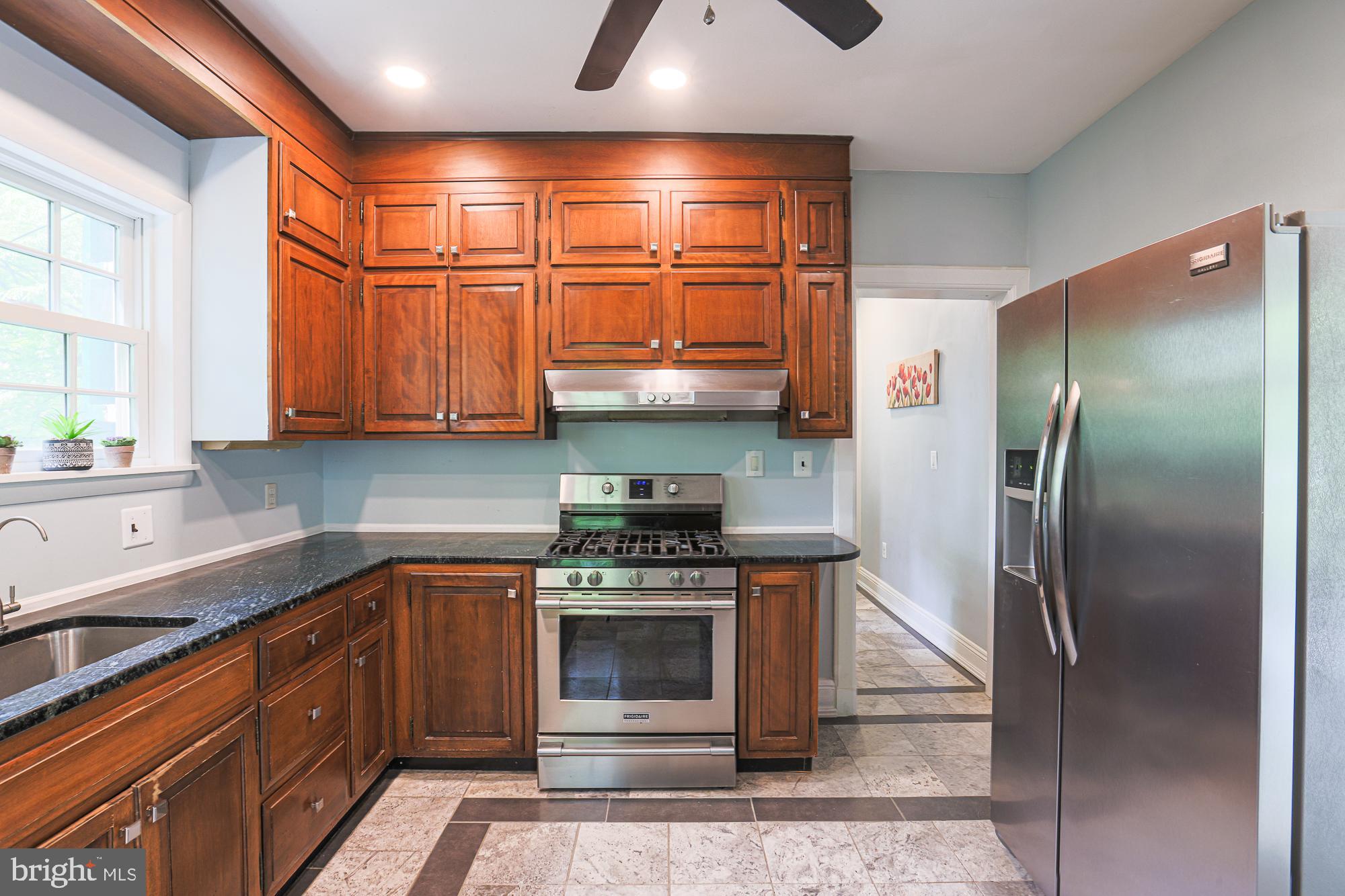 TEN HILLS - Residential