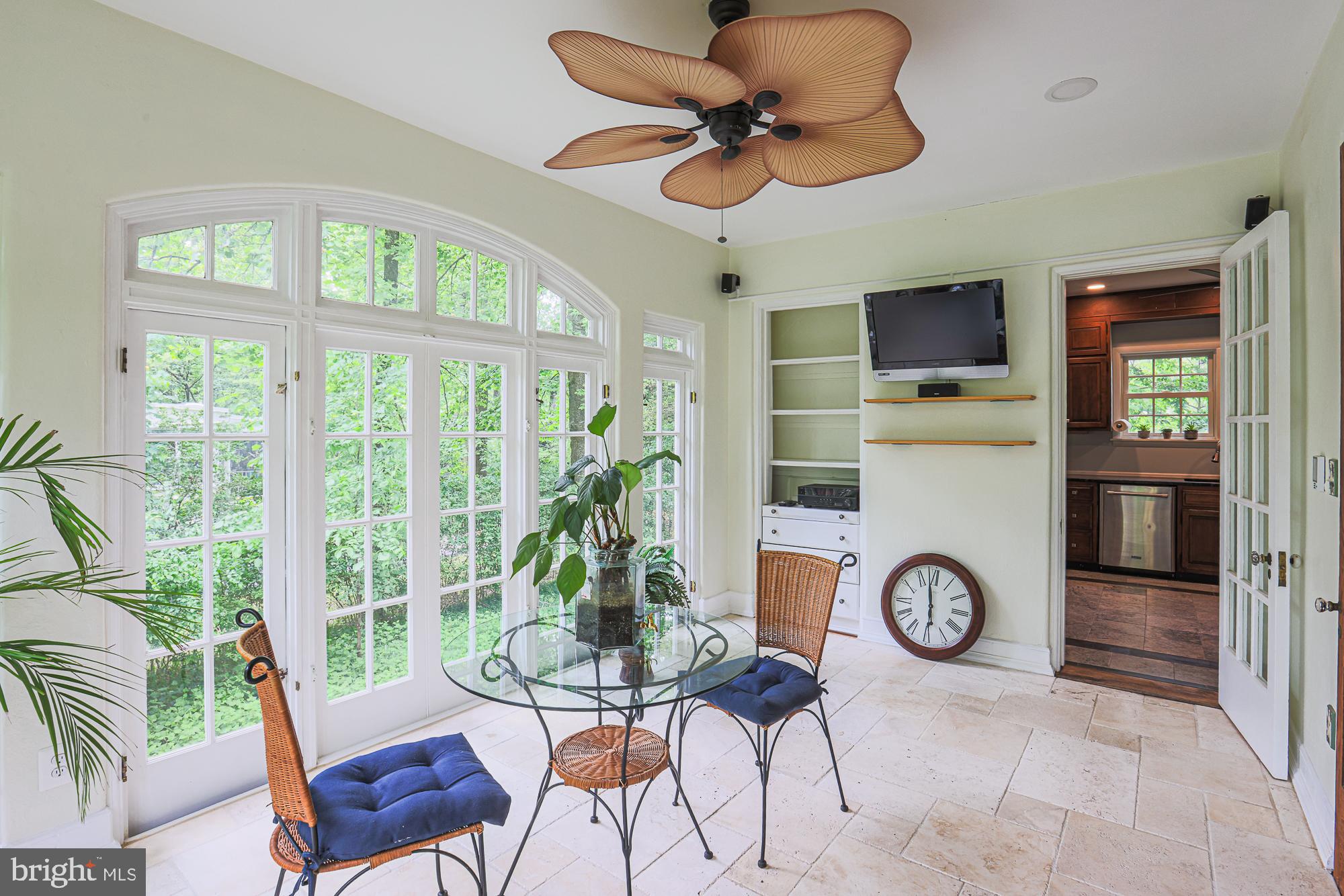 TEN HILLS - Residential