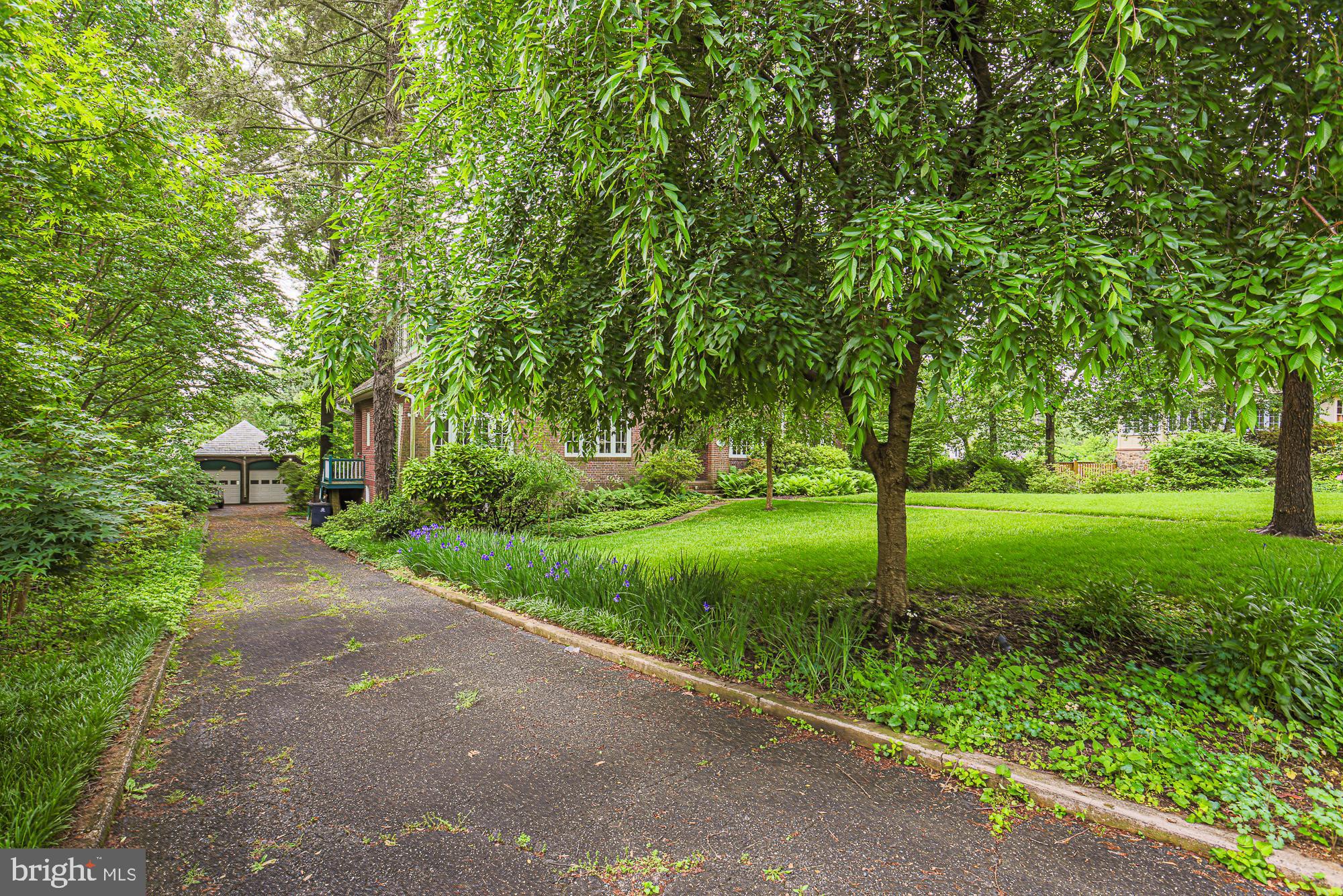 TEN HILLS - Residential