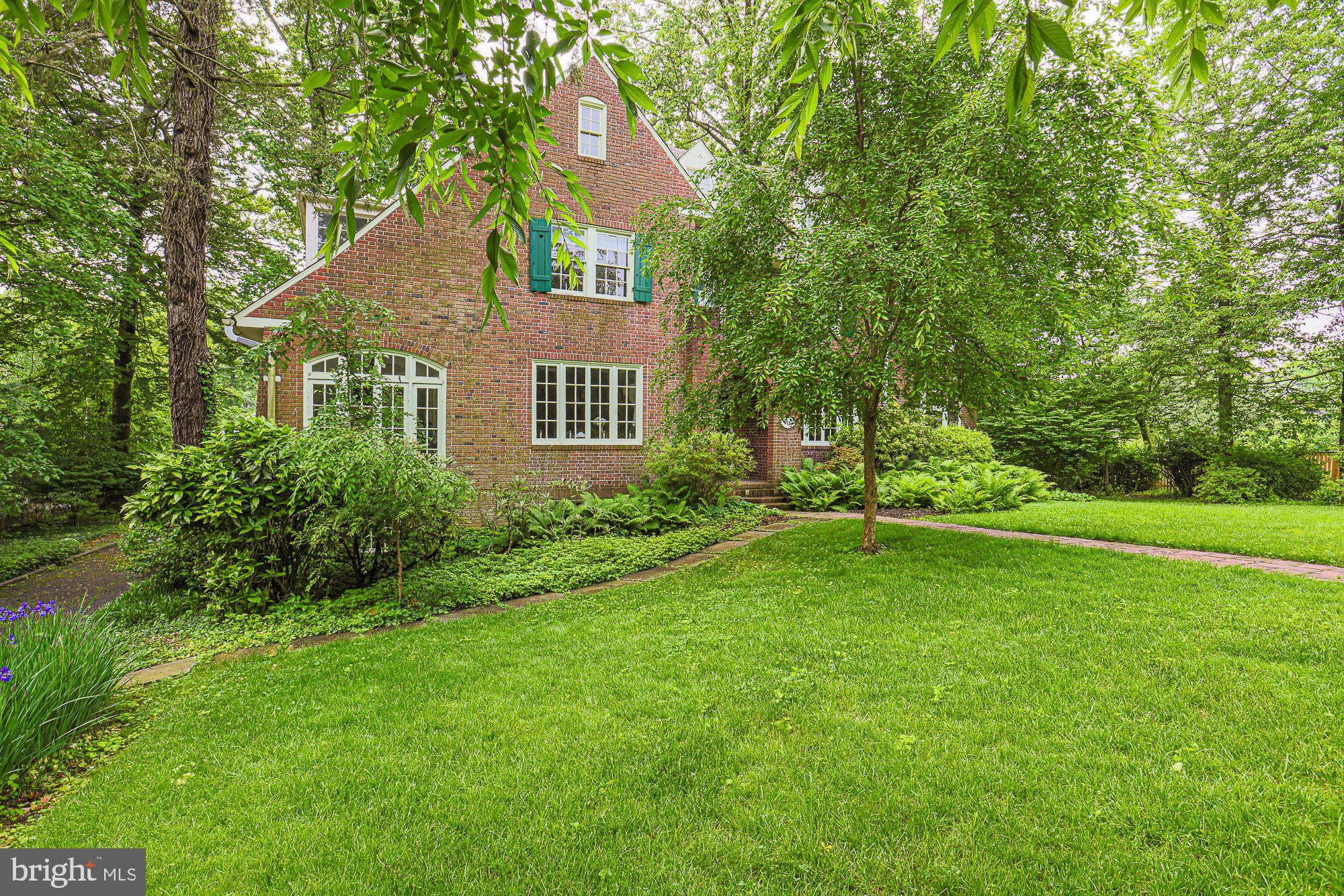 502 WOODSIDE ROAD