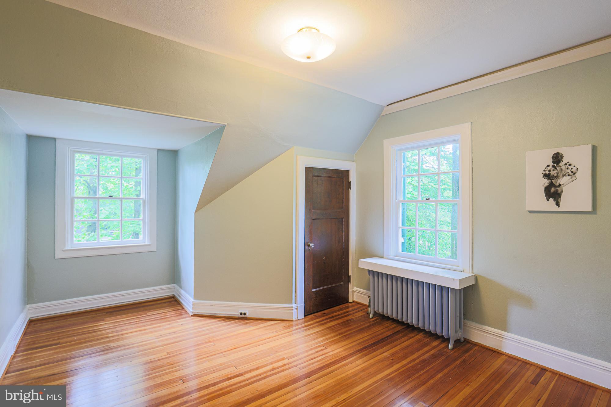 TEN HILLS - Residential