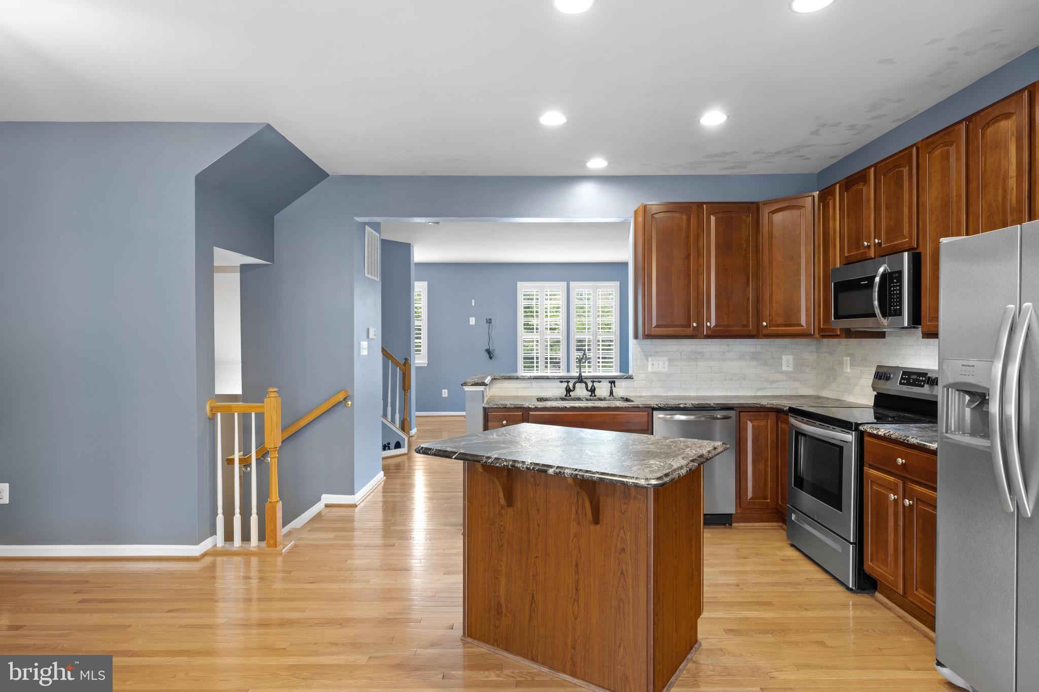 BROOKFIELD - Residential