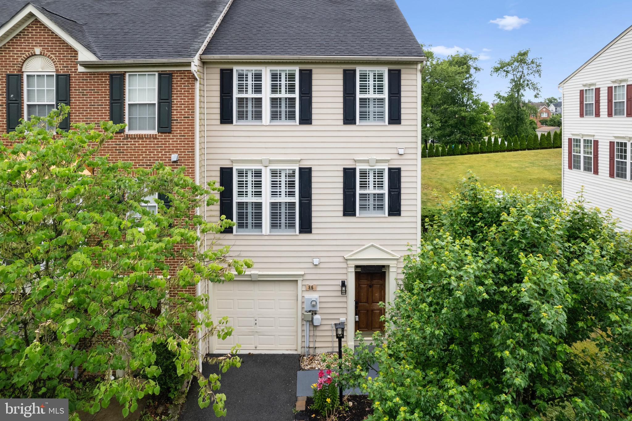 BROOKFIELD - Residential