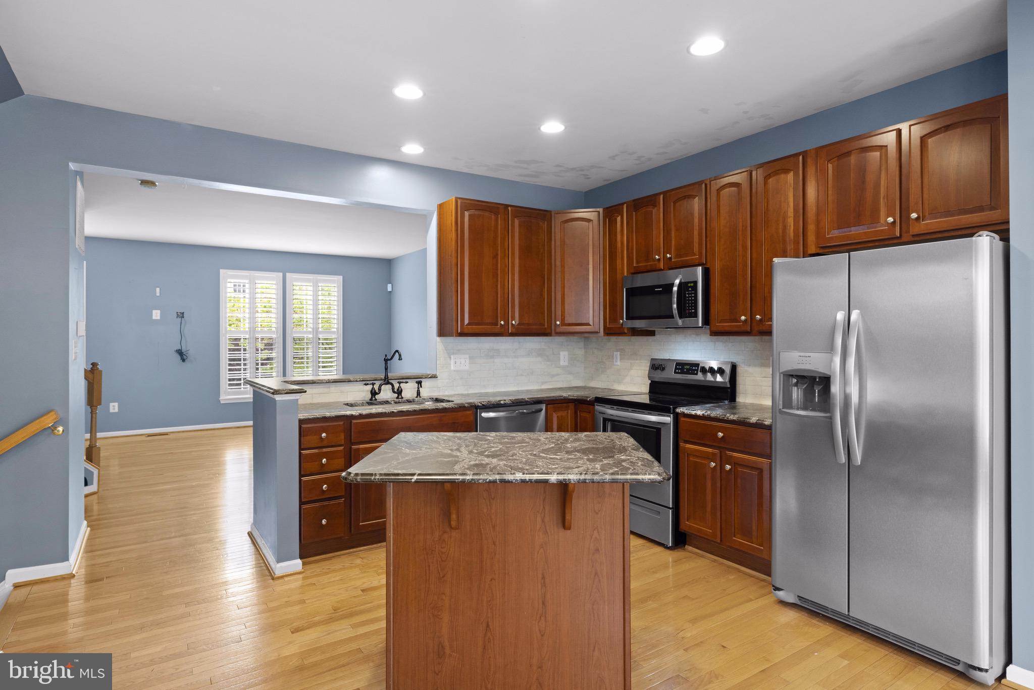 BROOKFIELD - Residential