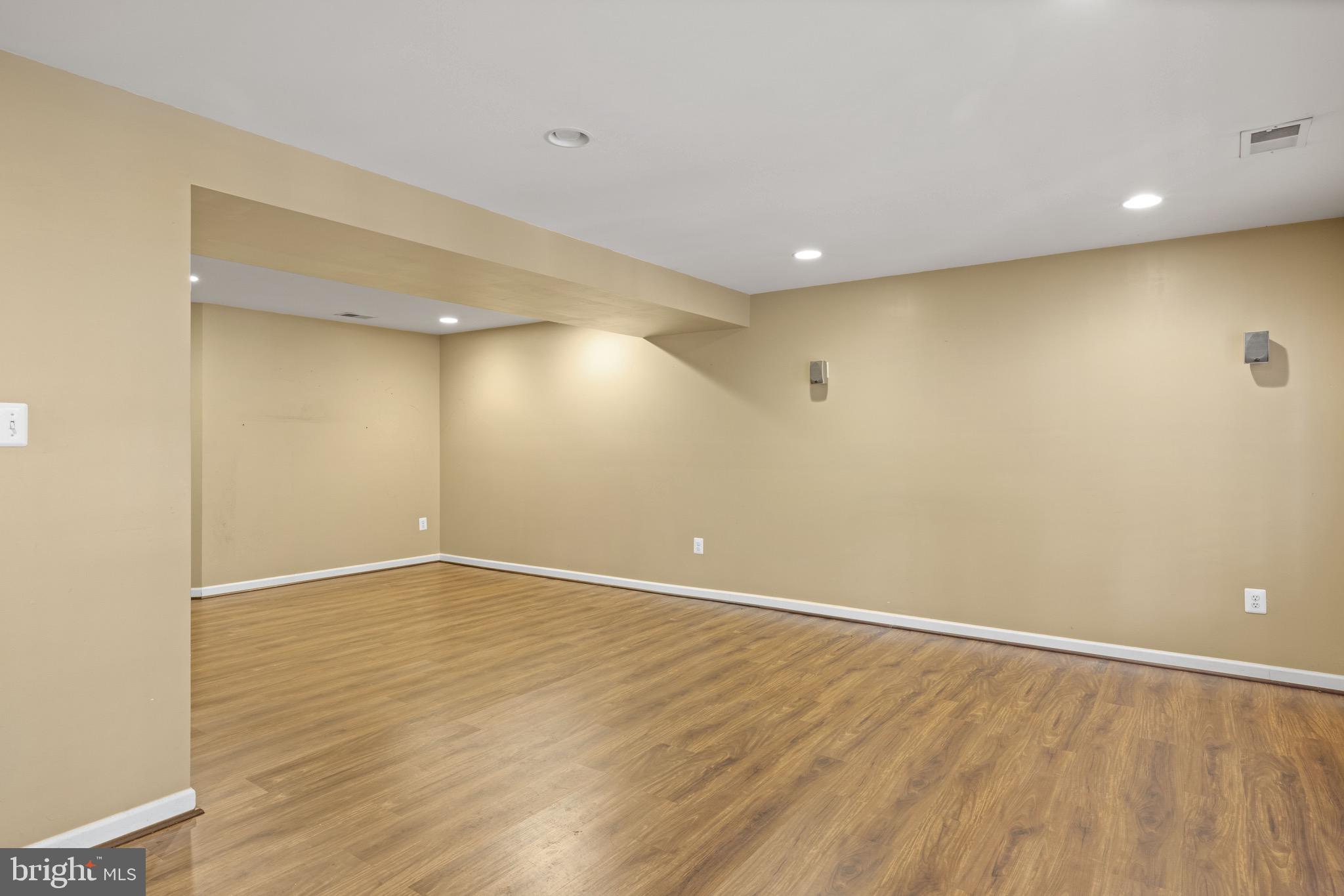 BROOKFIELD - Residential