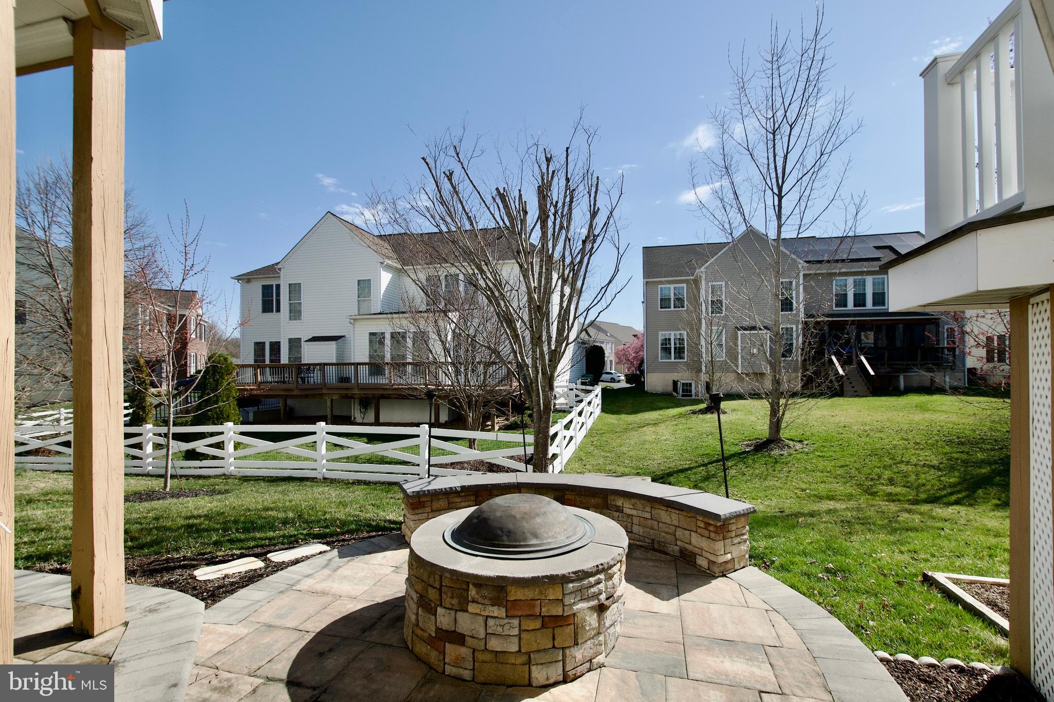 LAUREL HILL - Residential