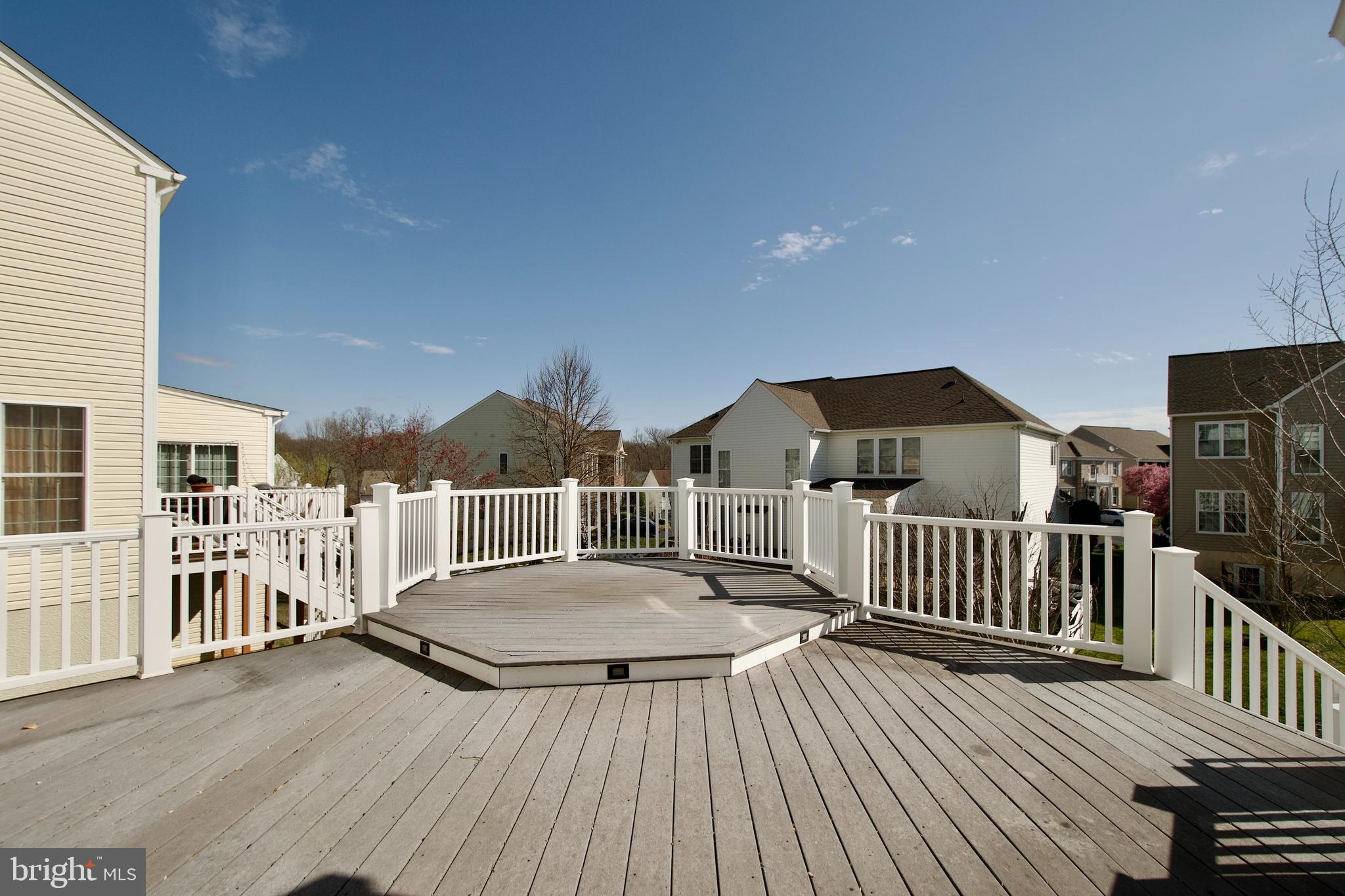 LAUREL HILL - Residential