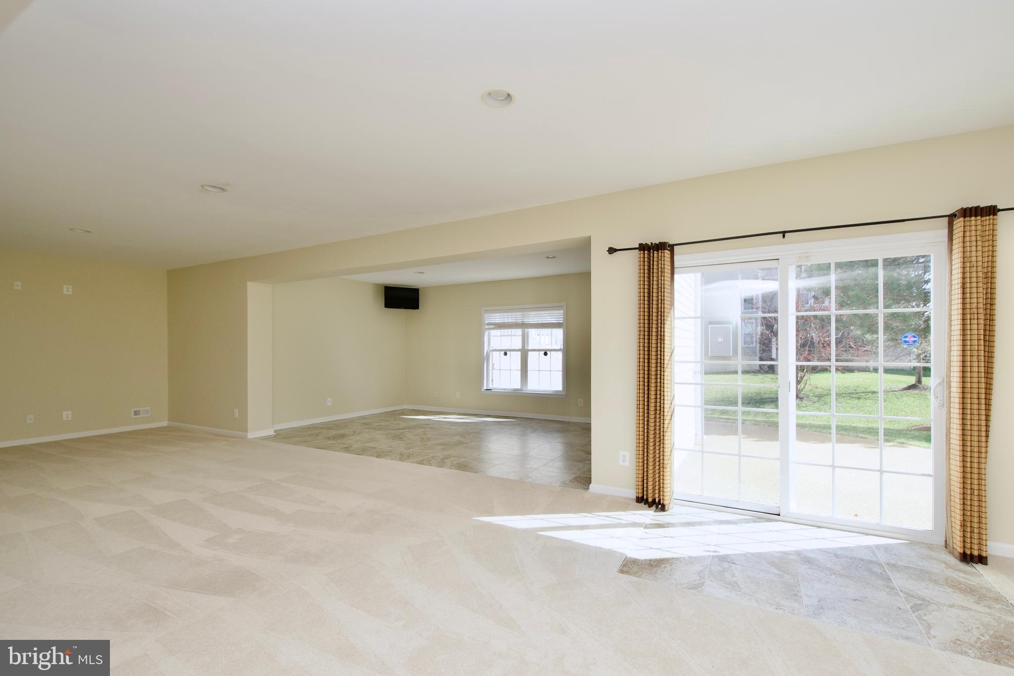 LAUREL HILL - Residential