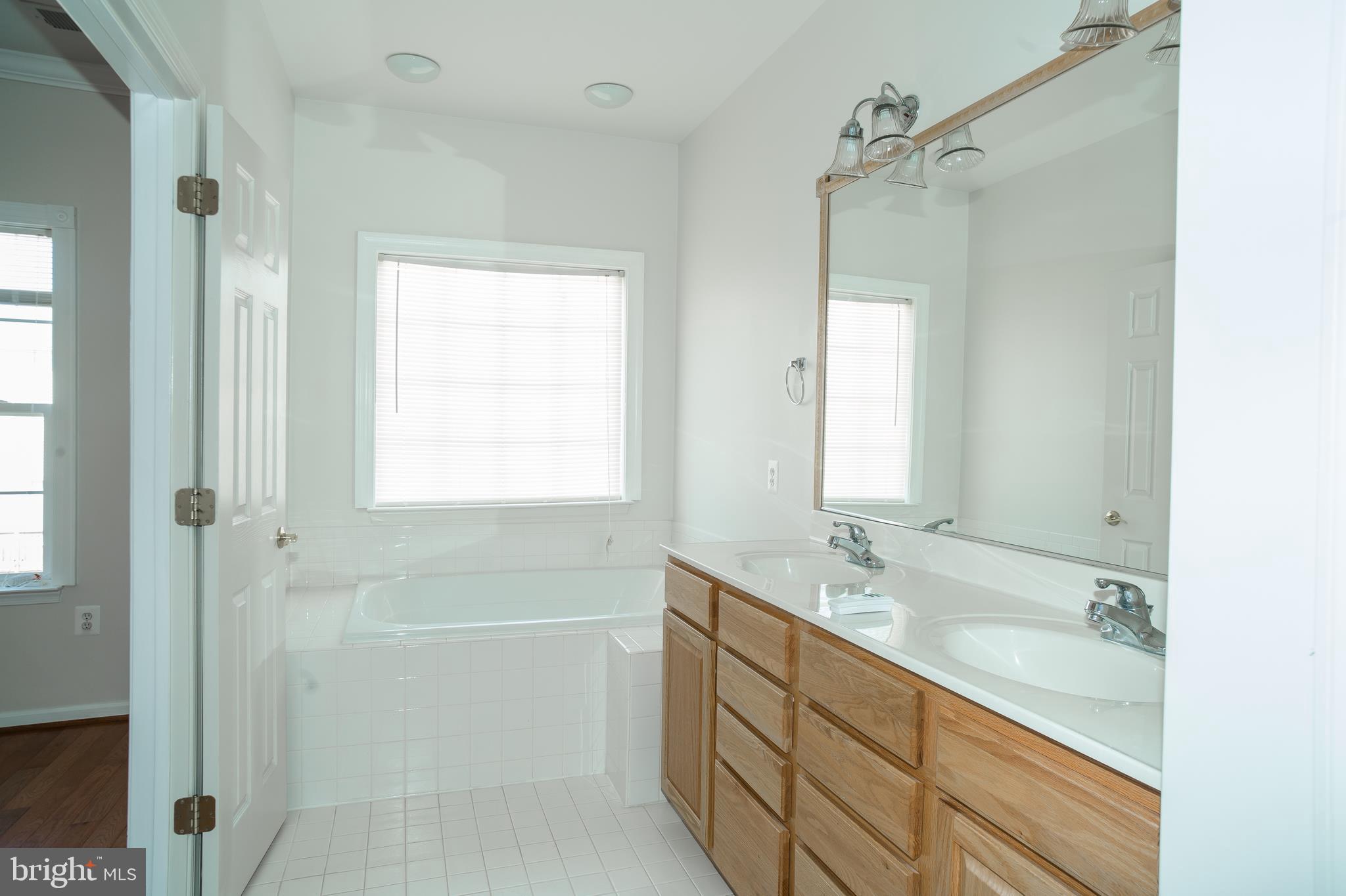 ASHBROOK - Residential