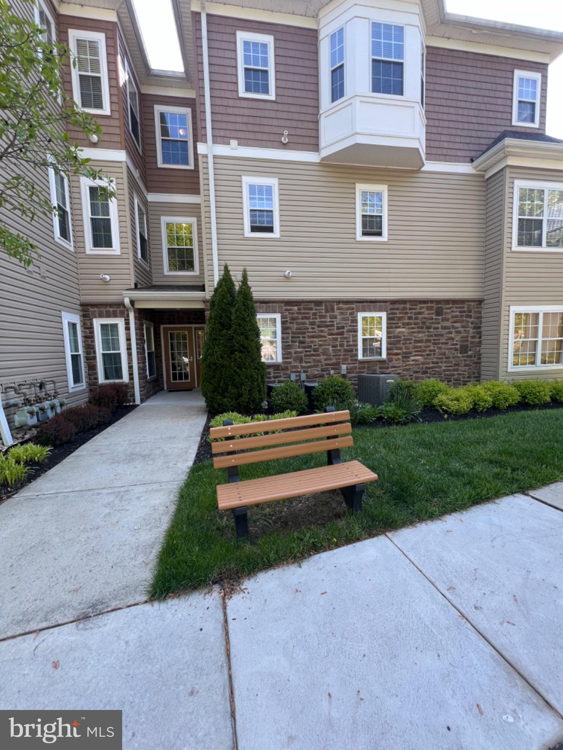 CREEKSIDE VILLAGE - Residential