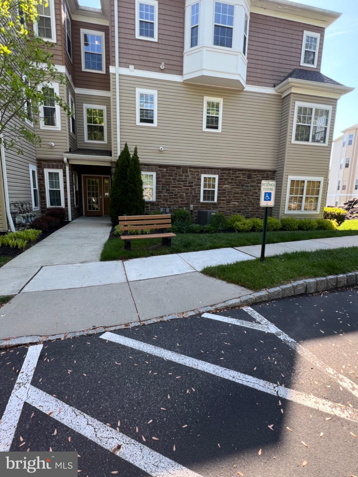 CREEKSIDE VILLAGE - Residential