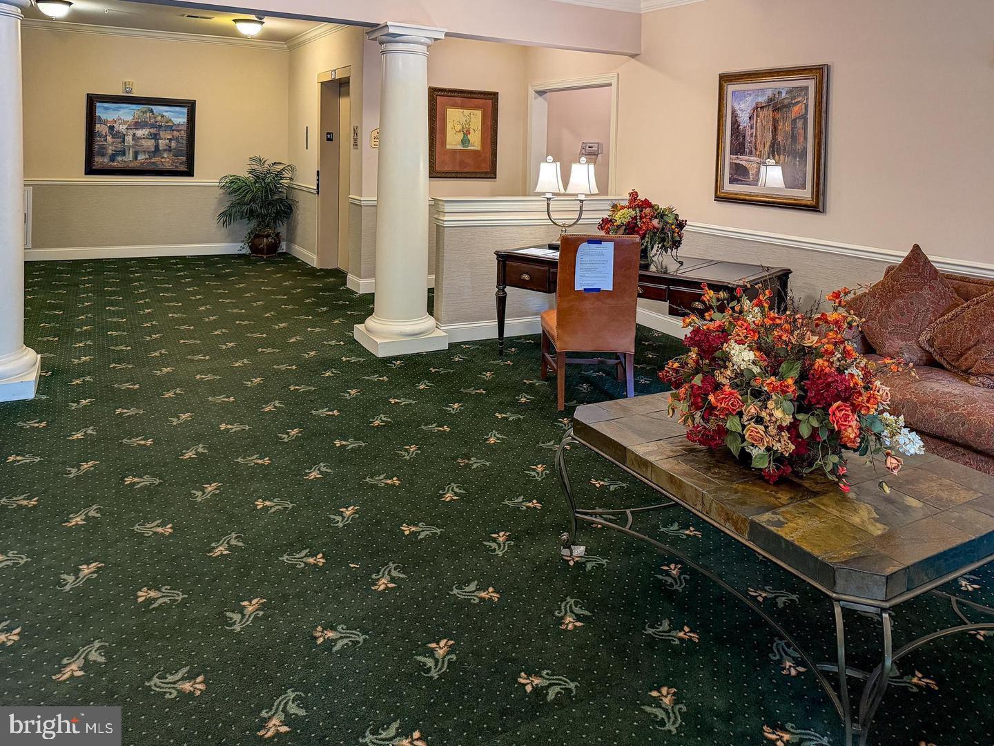 CREEKSIDE VILLAGE - Residential