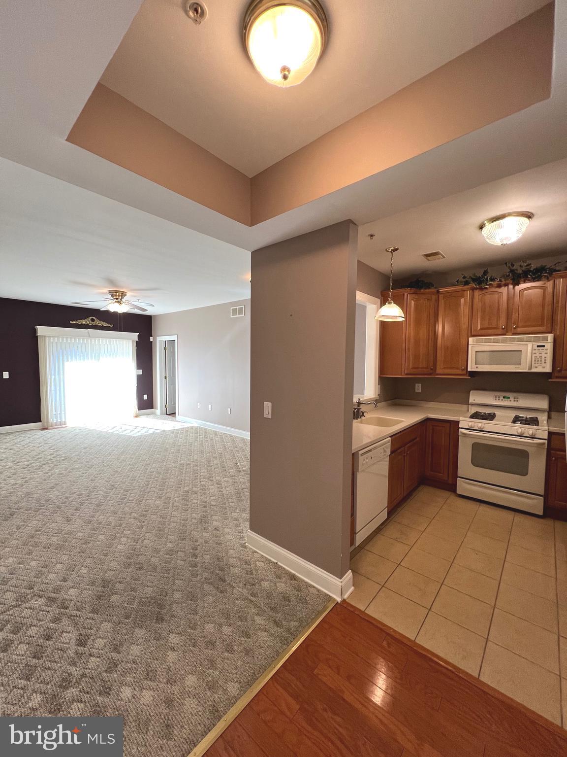 CREEKSIDE VILLAGE - Residential