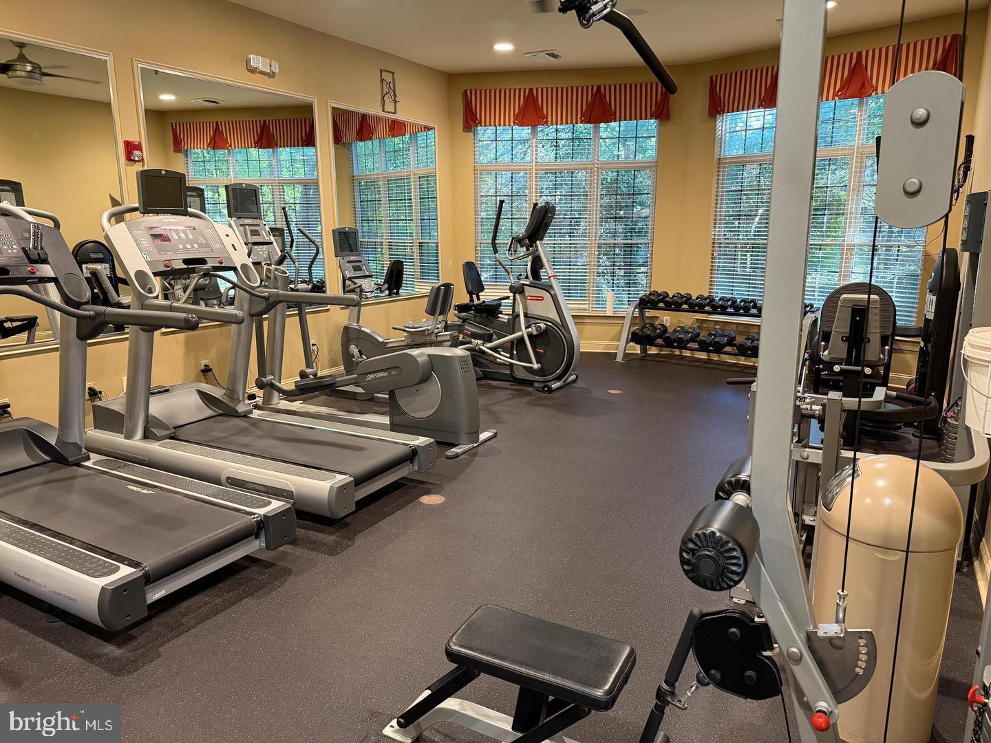 CREEKSIDE VILLAGE - Residential