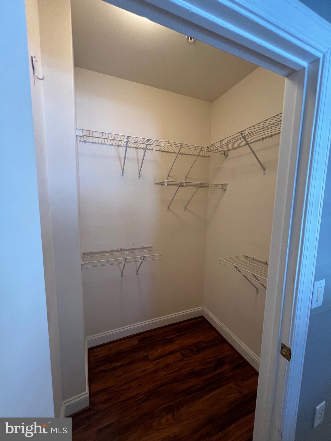 CREEKSIDE VILLAGE - Residential