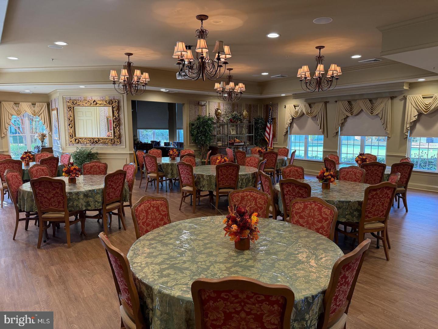 CREEKSIDE VILLAGE - Residential