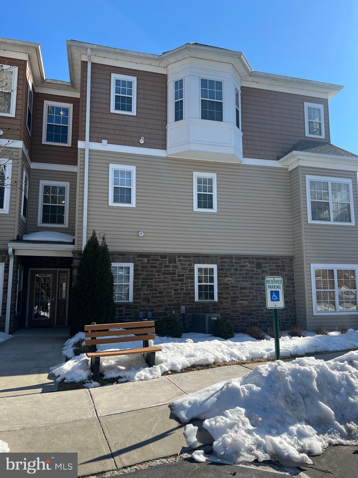 CREEKSIDE VILLAGE - Residential