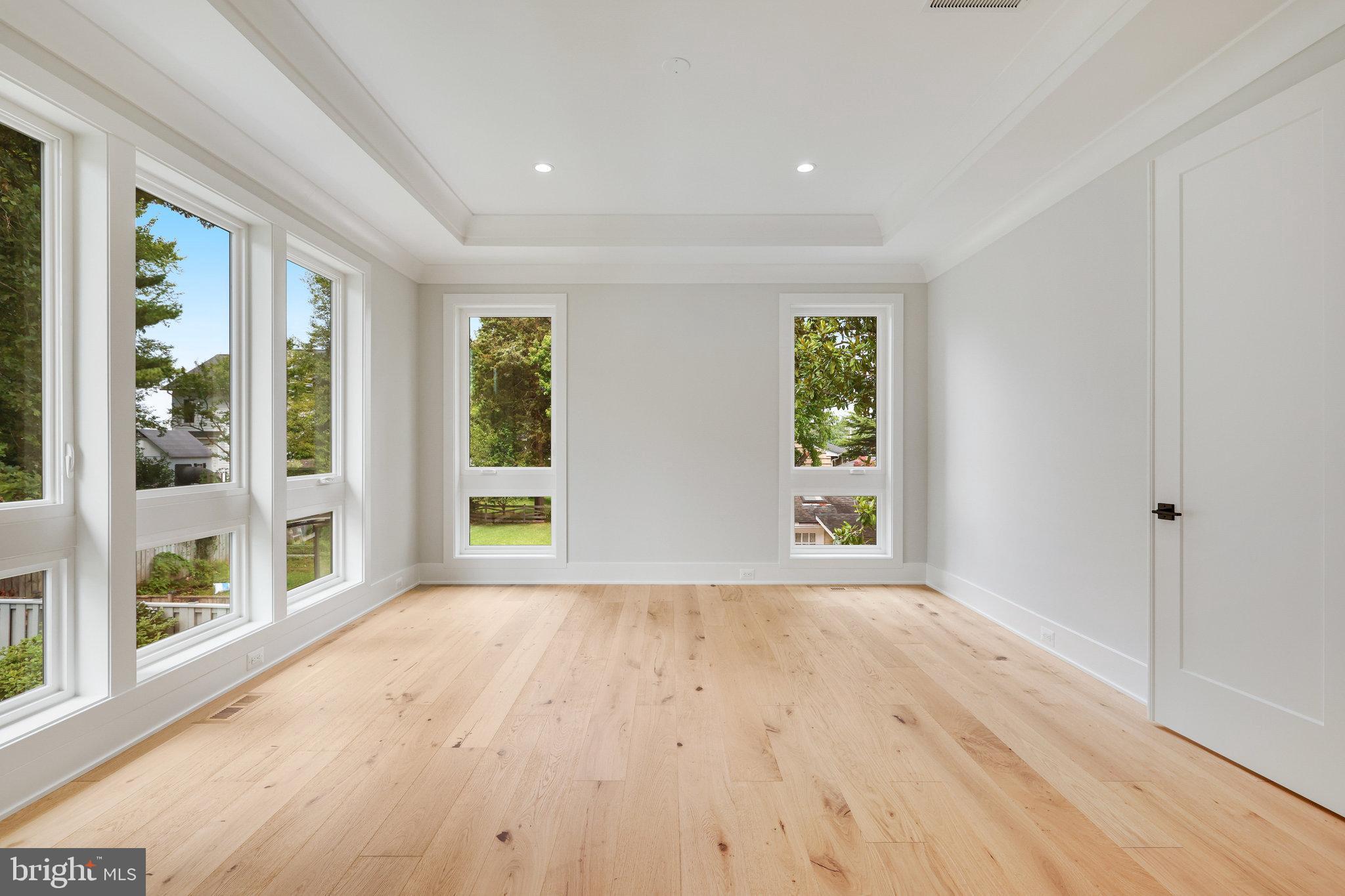 EAST VIENNA WOODS - Residential