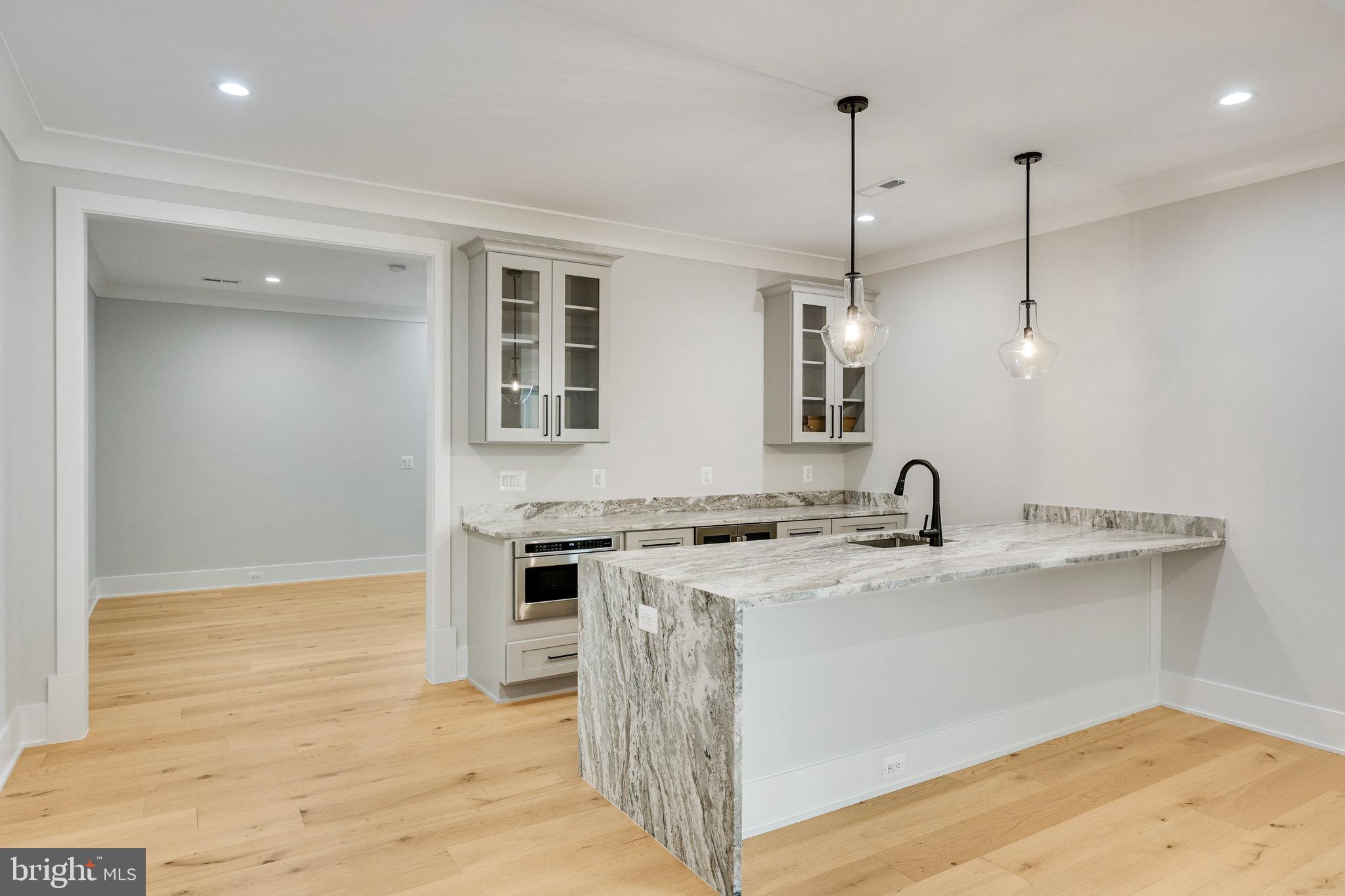 EAST VIENNA WOODS - Residential