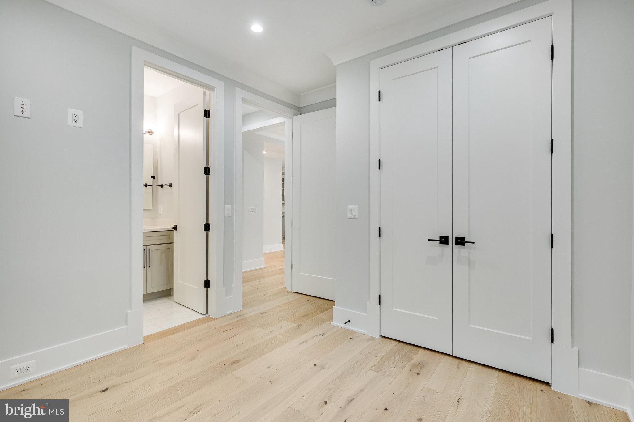 EAST VIENNA WOODS - Residential